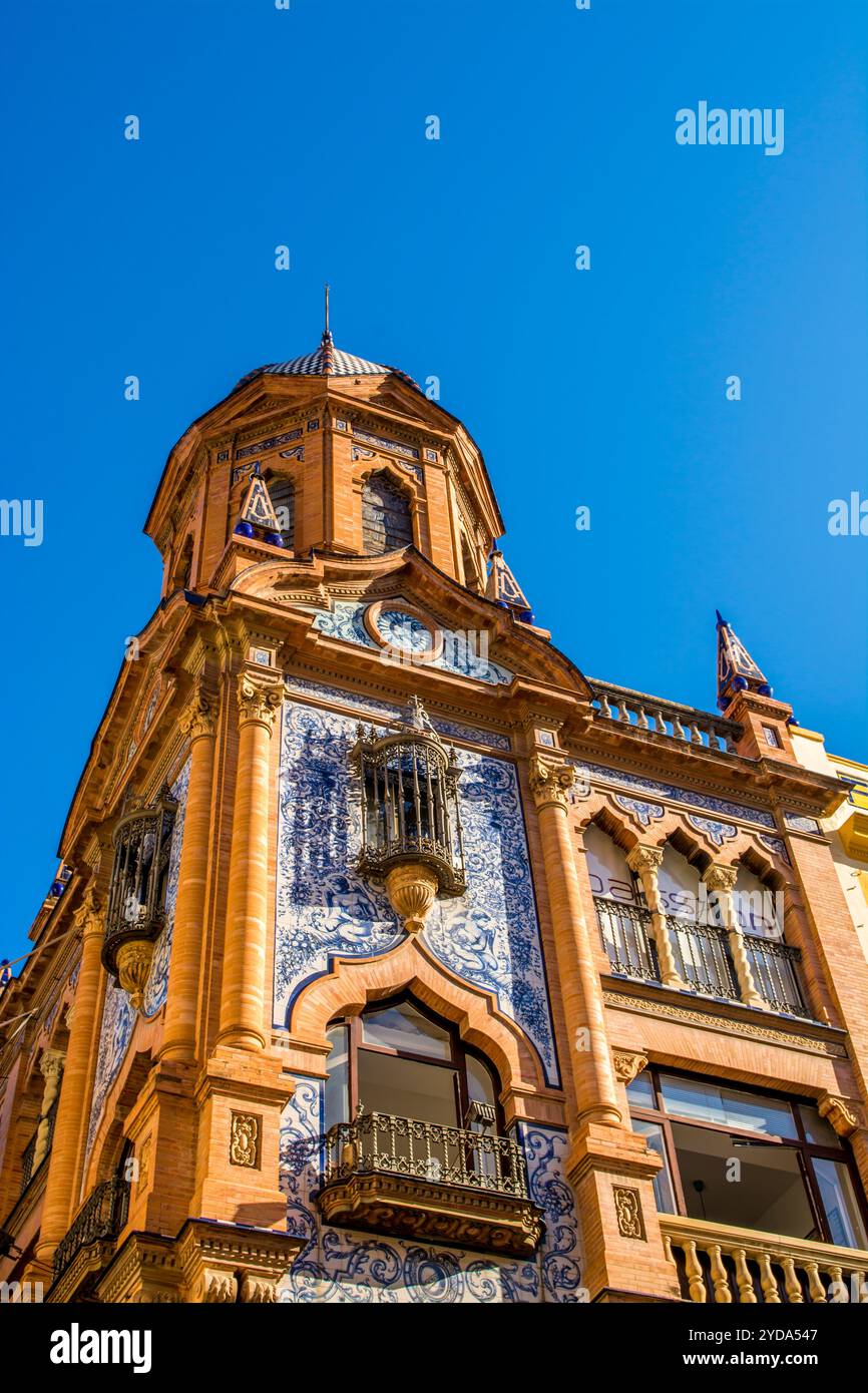 Edificio Pedro Roldan (Pedro Roldan House), Plaza Jesus de la Pasion (Plaza del Pan), Sevilla, Andalusien, Spanien. Stockfoto