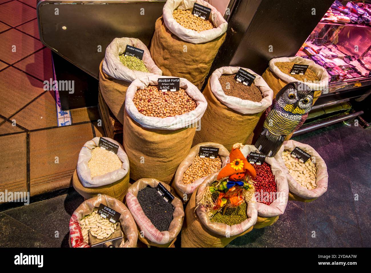 Mercado de Feria Indoor Market, Calle Feria, Sevilla, Andalusien, Spanien. Stockfoto