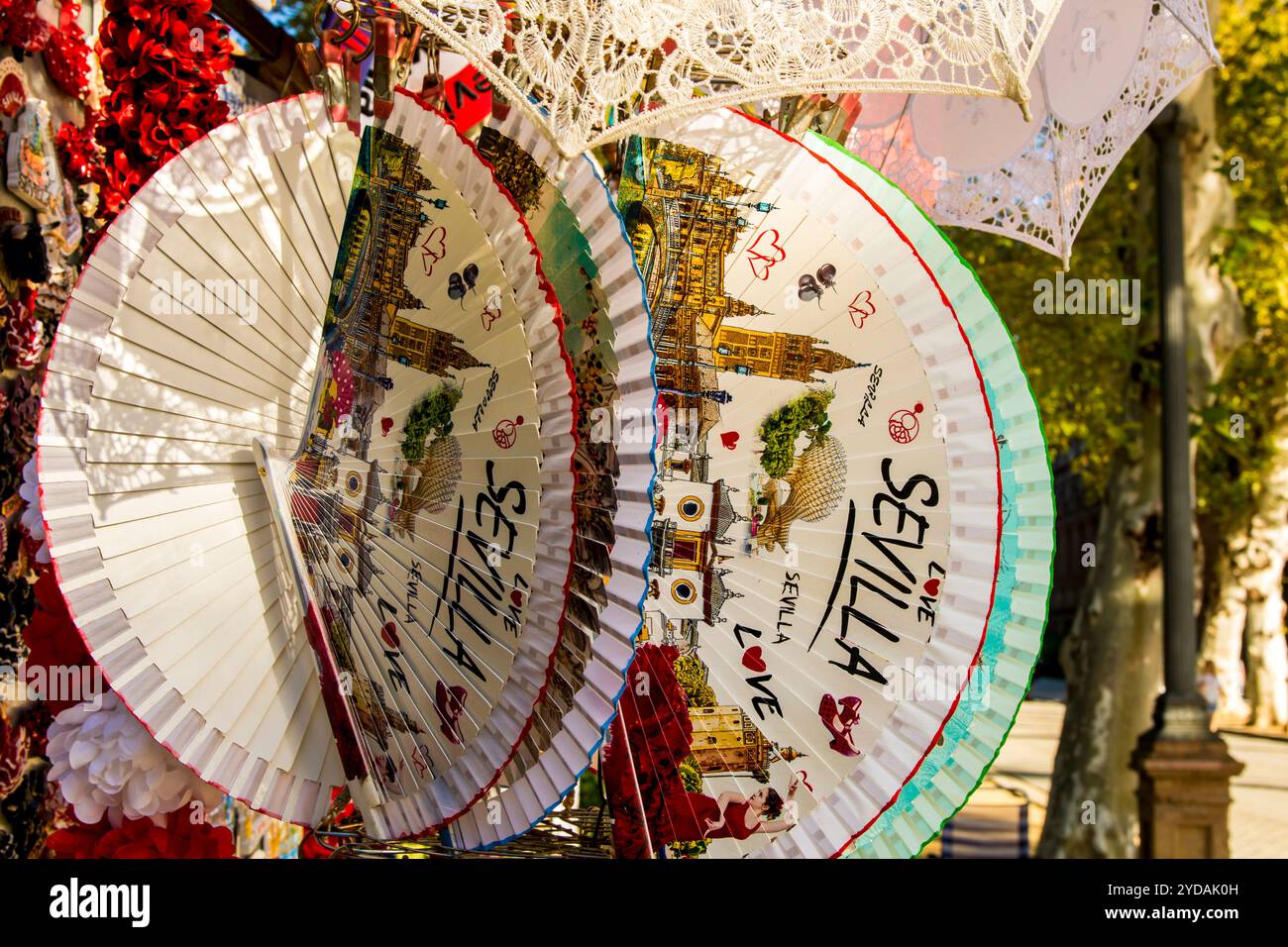 Sourvenir-Fans kaufen Sevilla, Andalusien, Spanien. Stockfoto