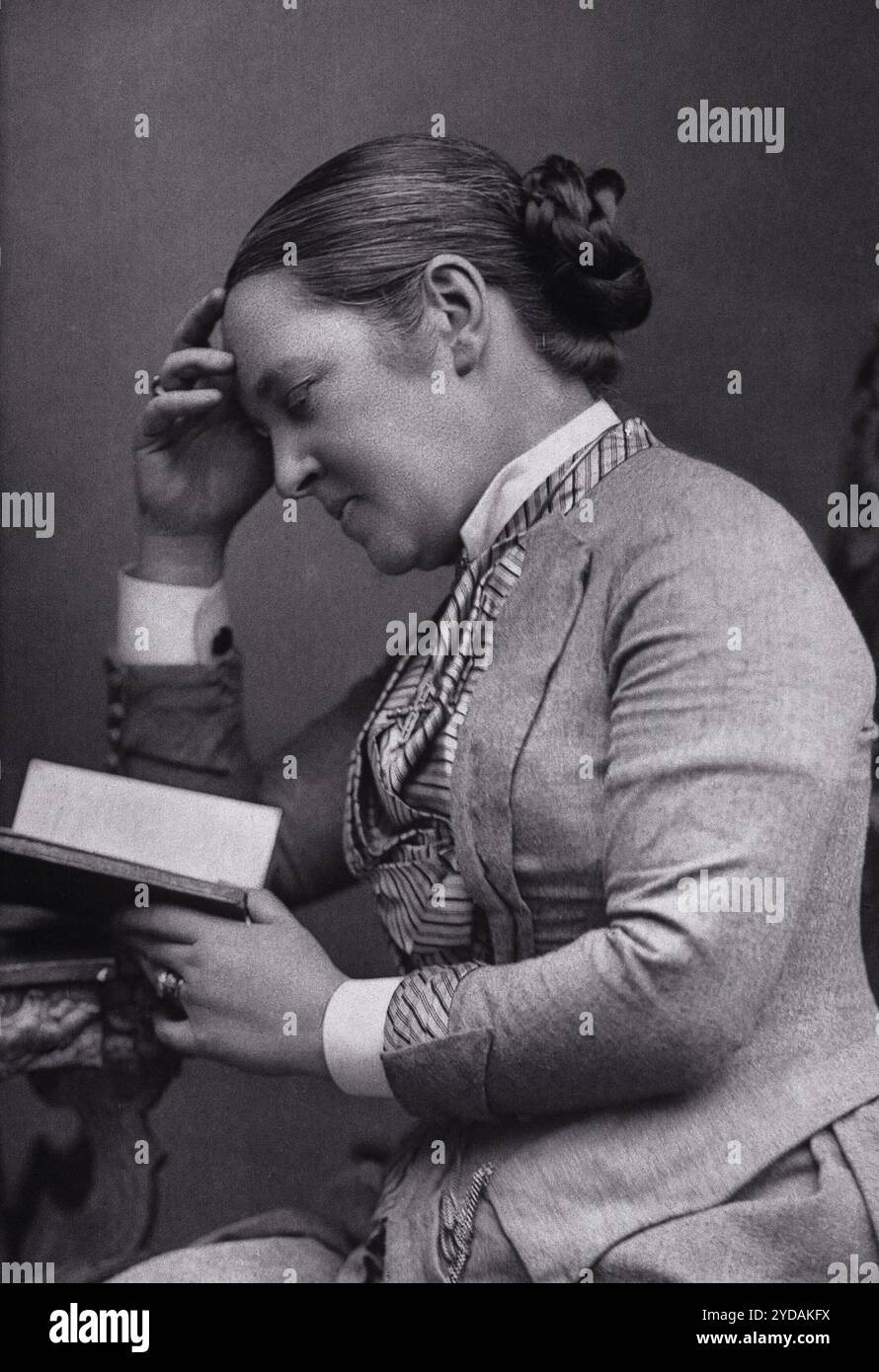 Elizabeth Garrett Anderson (1836–1917) war eine englische Ärztin und Suffragistin. Sie ist als erste Frau in Großbritannien als Ärztin und Chirurgin bekannt und als Mitbegründerin und Dekanin der London School of Medicine for Women, der ersten medizinischen Schule in Großbritannien, die Frauen als Ärztin ausbildet. Stockfoto