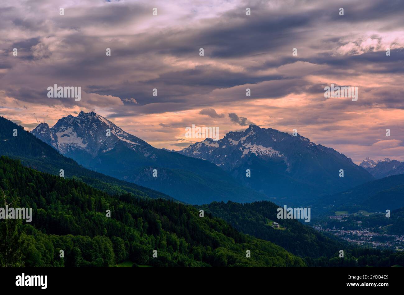 Panoramablick auf die Berge im Berchtesgadener Land in Bayern, Deutschland. Stockfoto