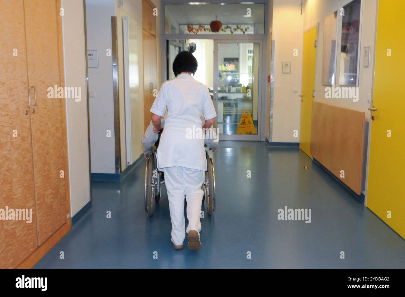 Eine Krankenschwester im Krankenhaus Stockfoto