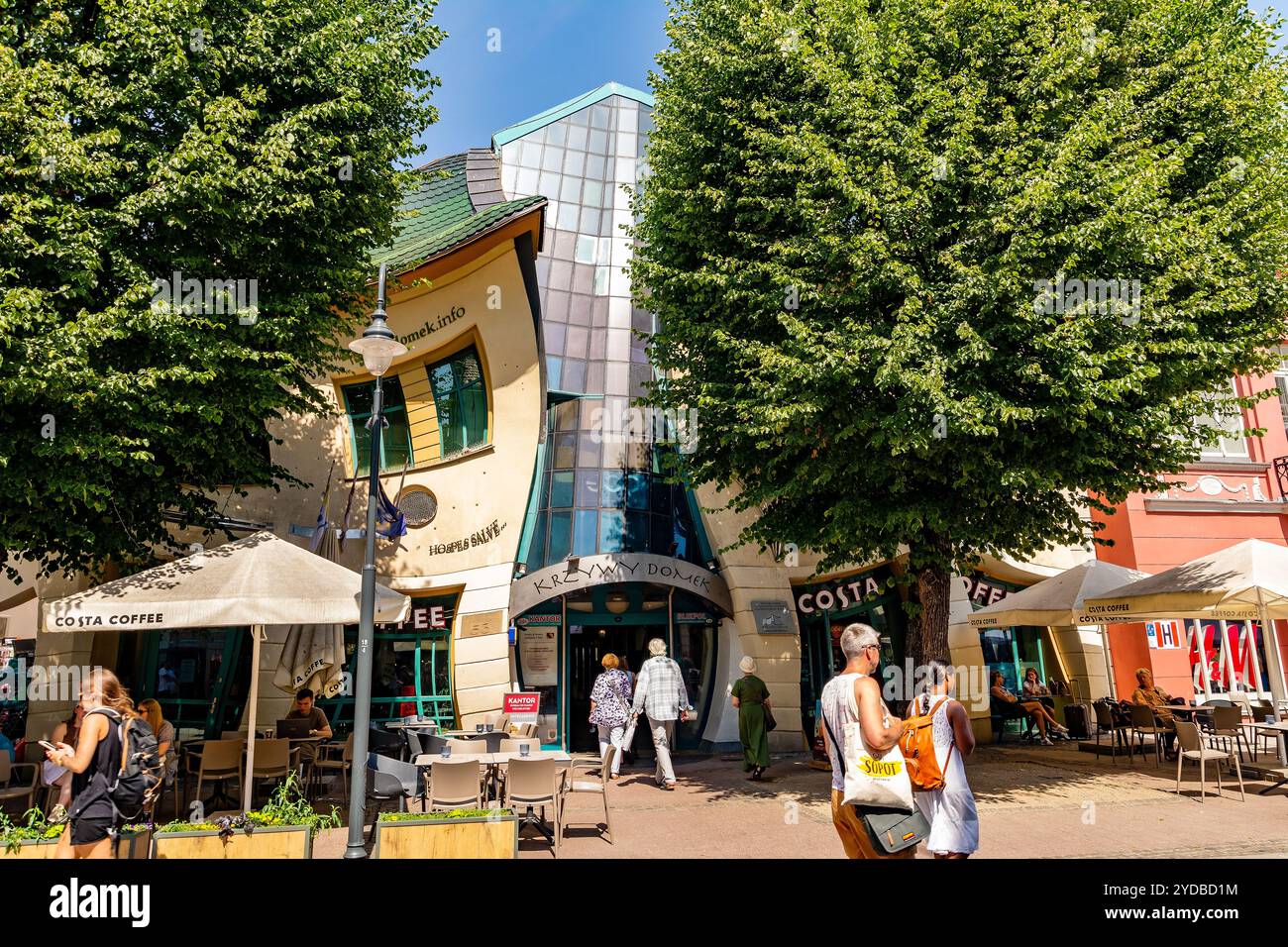 Schiefes Haus in der Helden Monte Cassino Straße in Sopot (Polen) Stockfoto