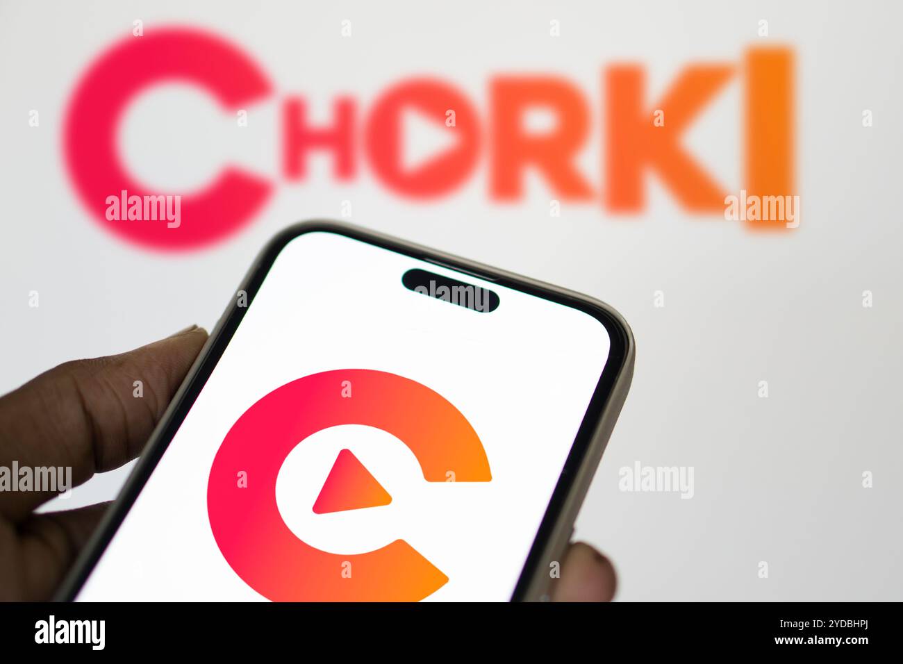 Dhaka, Baangladesch - 27. Juli 2024: Das Chorki-Logo wird auf dem Smartphone angezeigt. Chorki ist ein Bangladeschischer Streaming-Service, der Ori anbietet Stockfoto