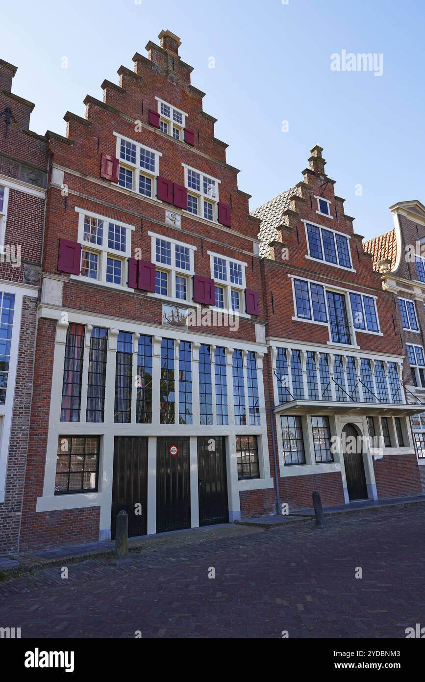 Historische Stufengiebelhäuser im historischen Zentrum von Hoorn, Provinz Nordholland, Westfriesland, Niederlande Stockfoto