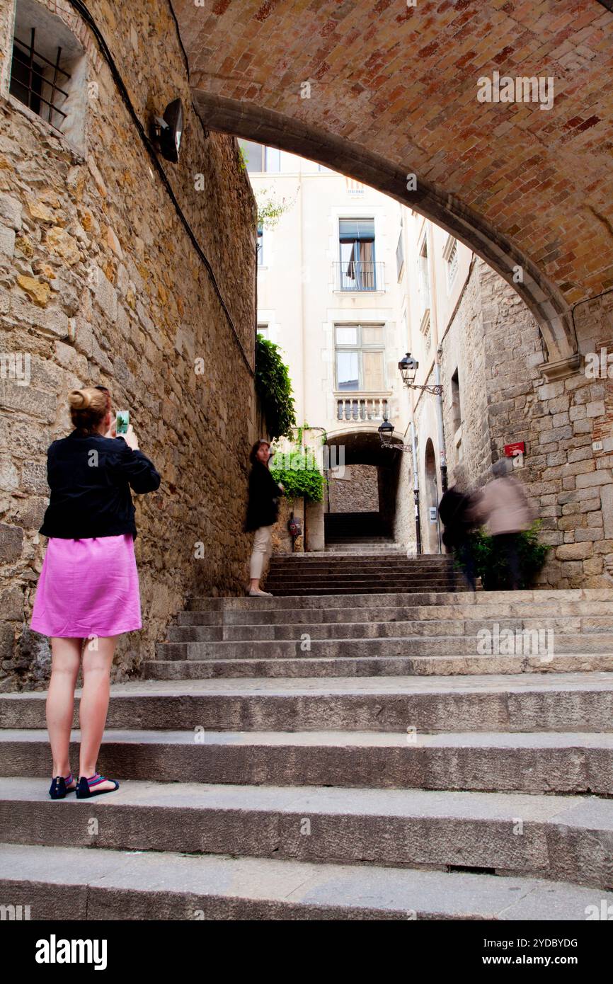 Palast Aguallana und Straße Sant Domenec, jüdisches Viertel, Girona, Spanien Stockfoto