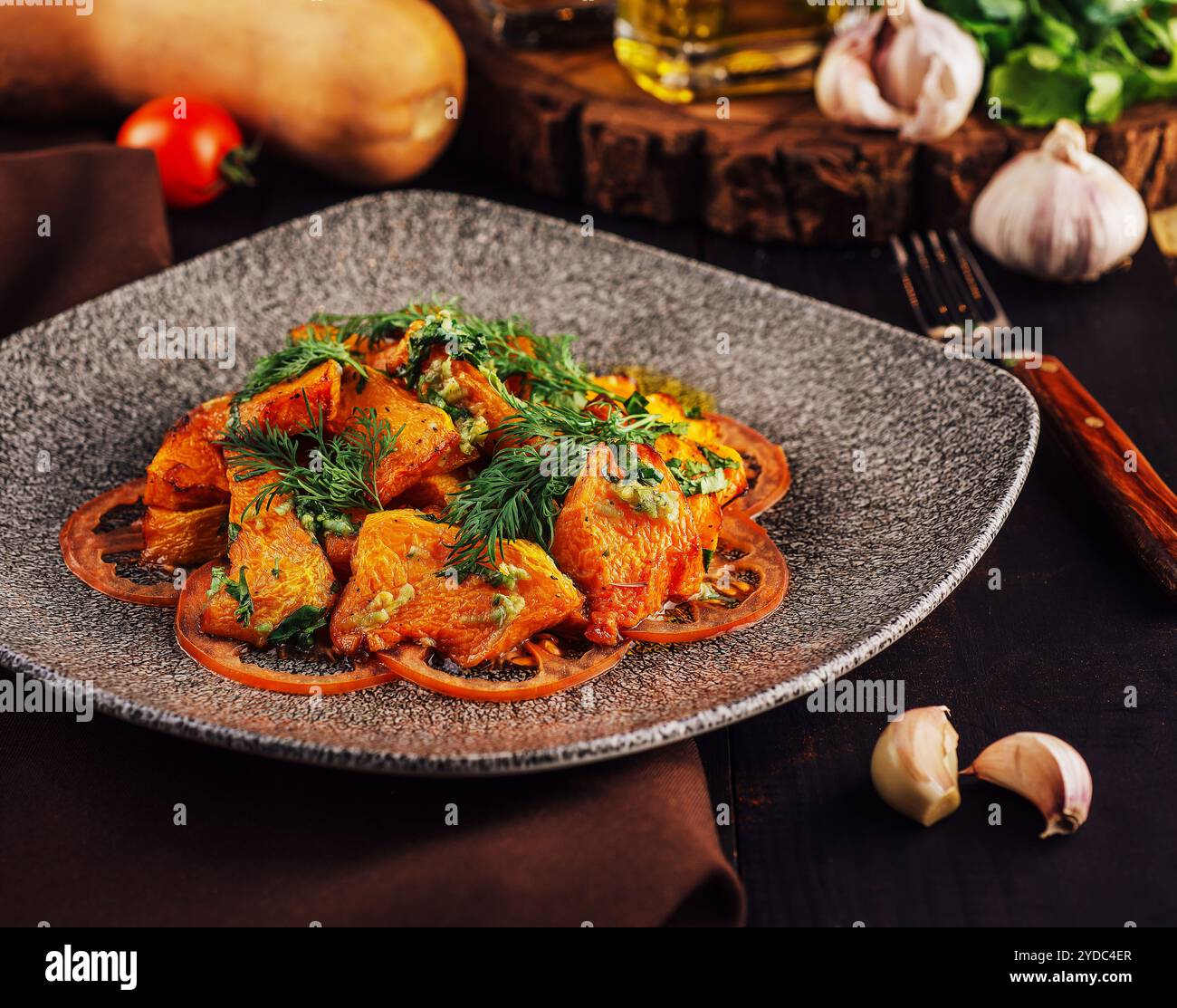 Frisch zubereitete Süßkartoffel-Pommes zum Verzehr Stockfoto