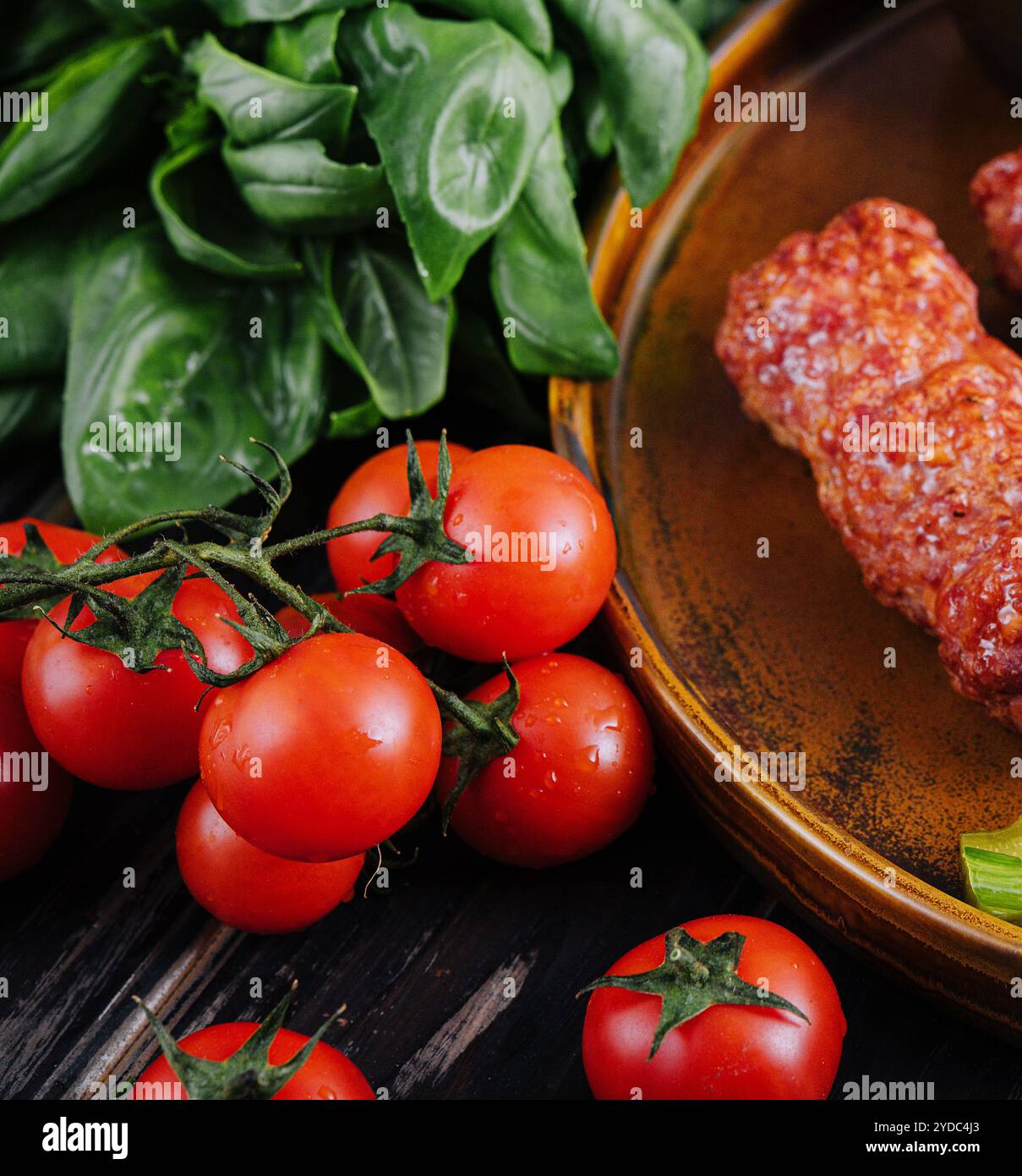 Fleischbrötchen mititei oder mici traditionelle rumänische Küche Stockfoto