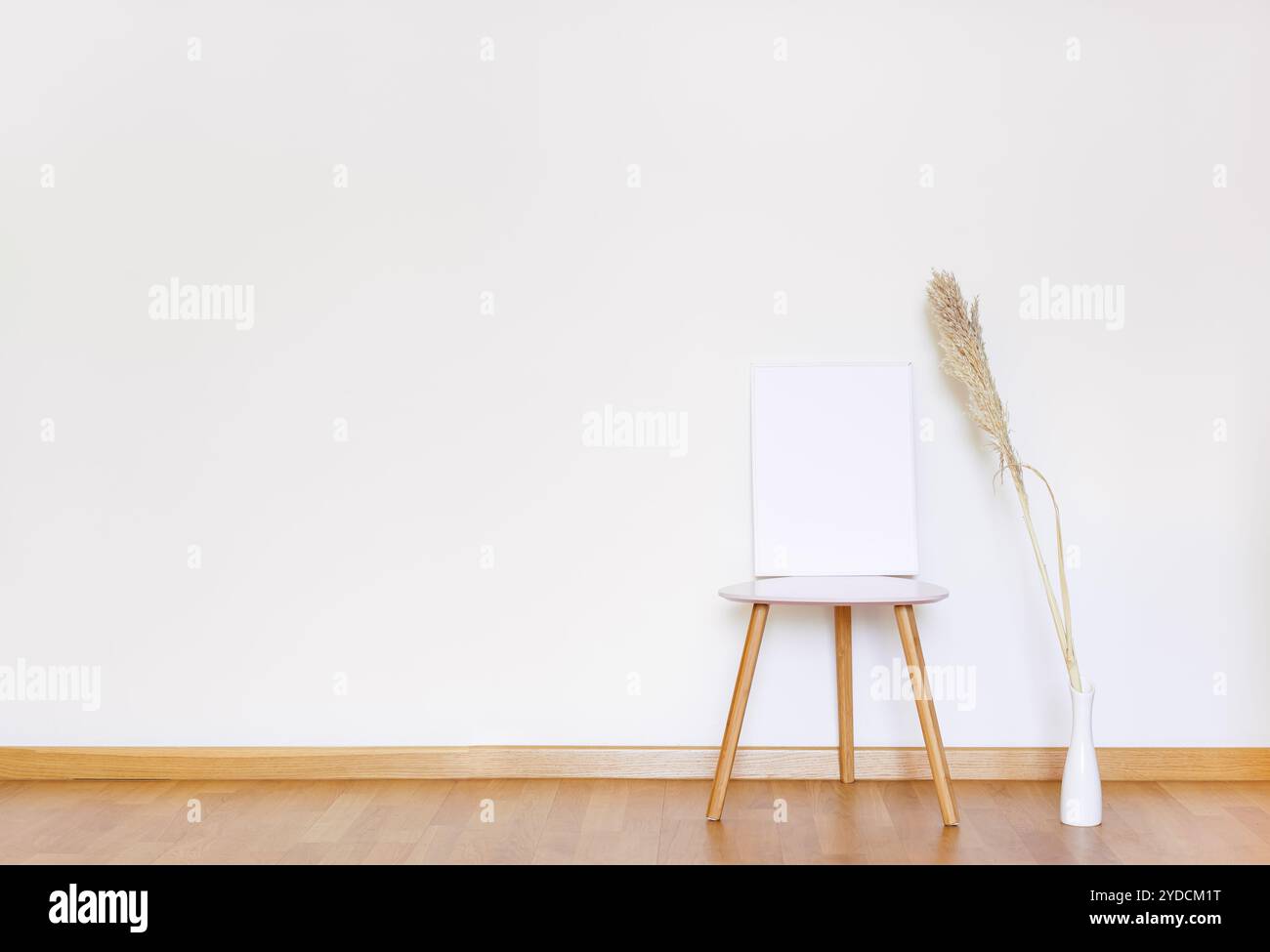 Wandmockup oder Poster in minimalem Stil Stockfoto