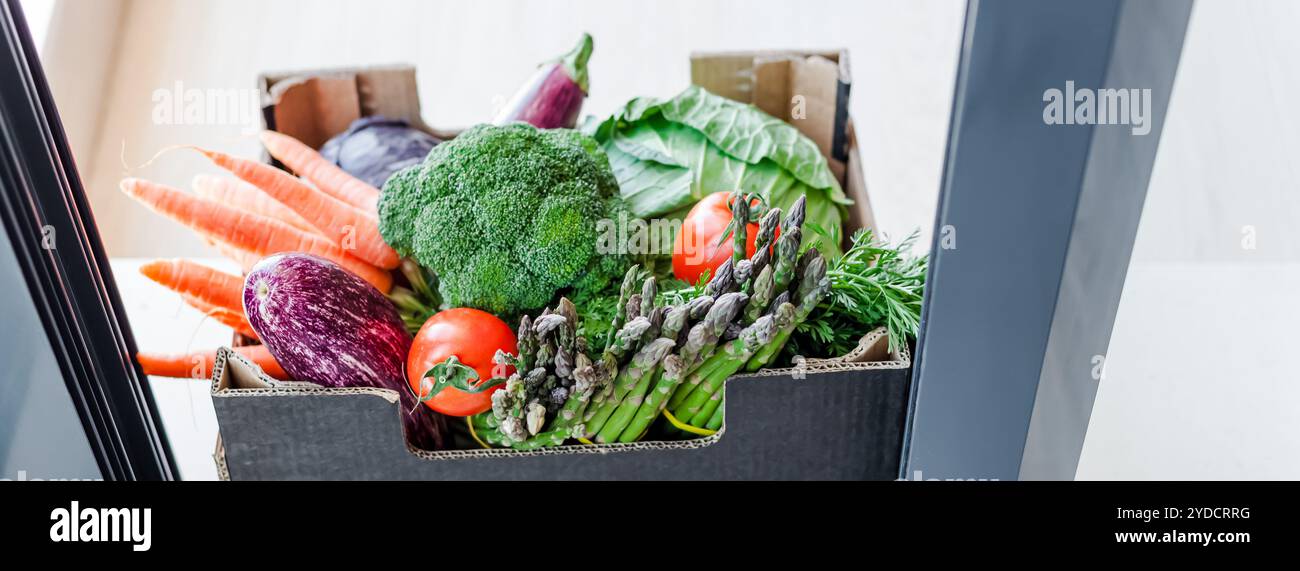 Gemüsebox sichere kontaktlose Lieferung Stockfoto