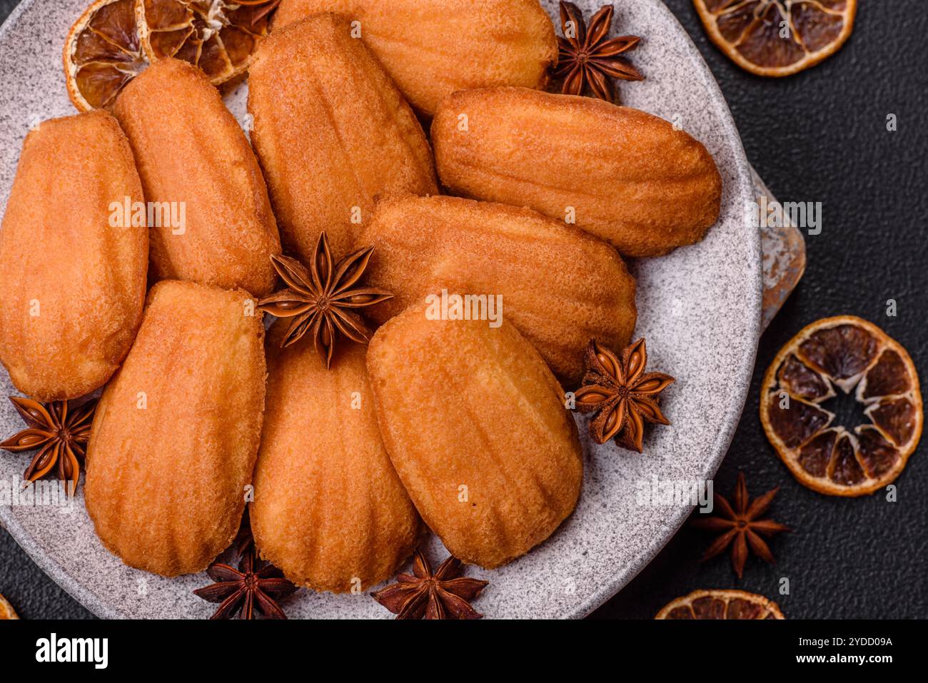 Traditionelle französische madeleine-Kekse mit nussigem Geschmack Stockfoto