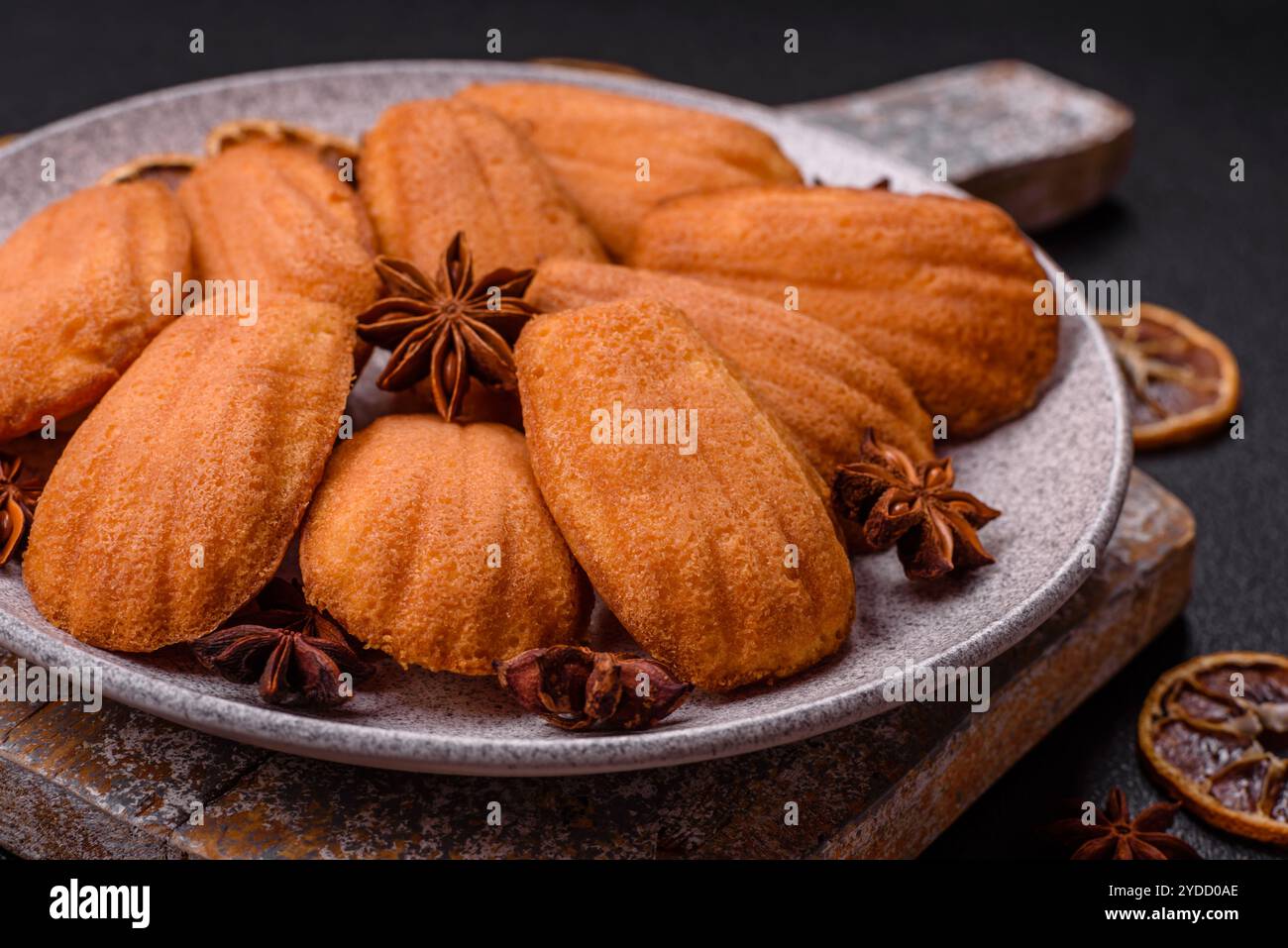 Traditionelle französische madeleine-Kekse mit nussigem Geschmack Stockfoto