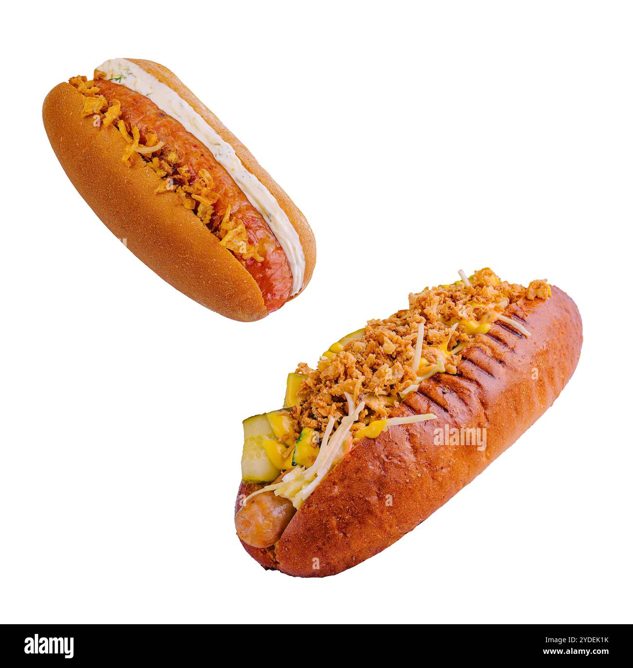 Köstliche Gegrillte Hotdogs Mit Senf, Gurken, Zwiebeln Stockfoto