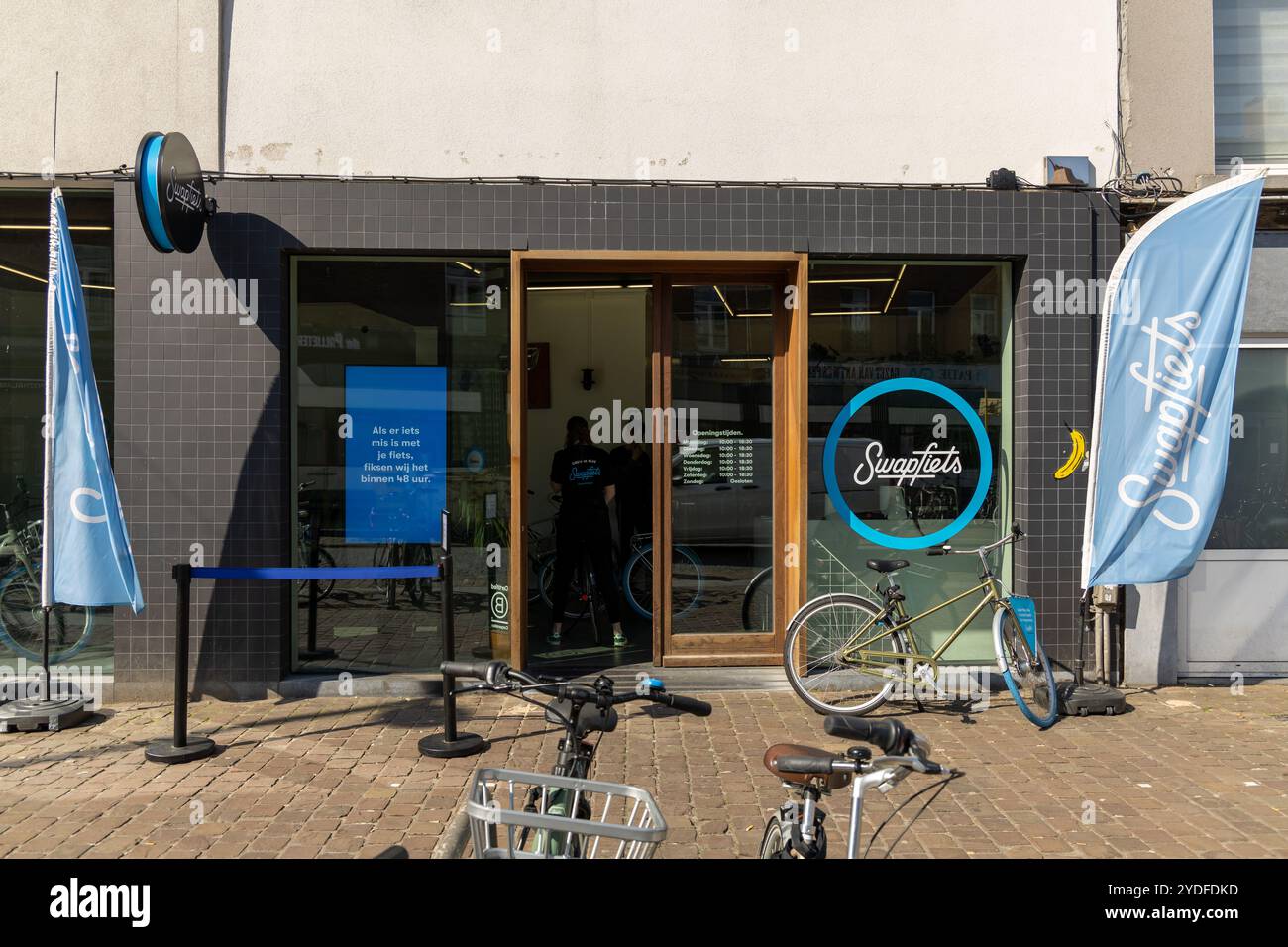 Antwerpen, Belgien. 15. April 2023. Swapfiets Flagship Bike Store, Ladenfront. Stockfoto