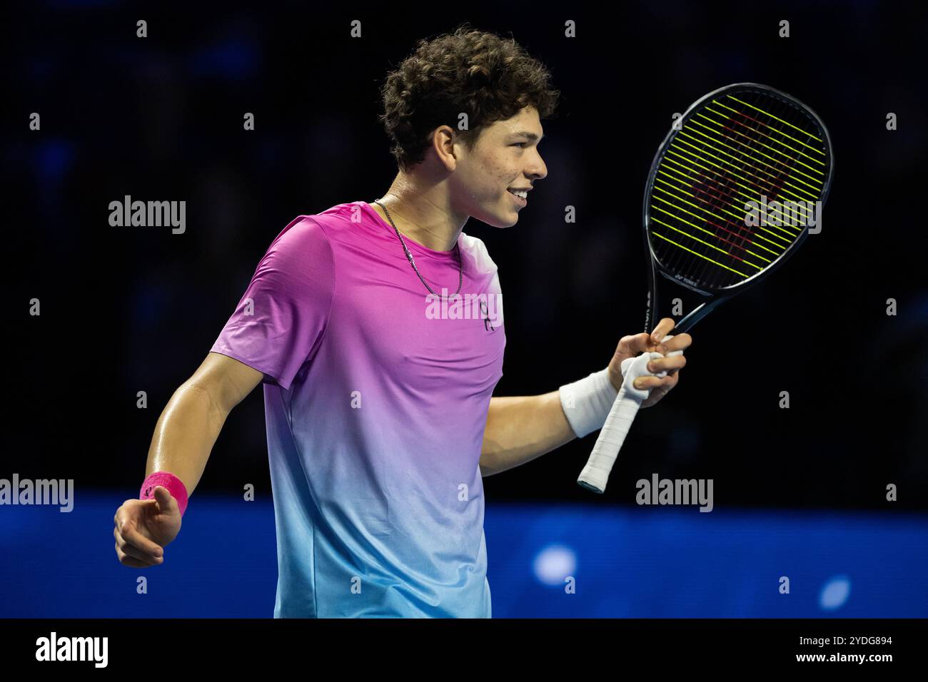 St. Jakobshalle, Basel, Schweiz. Oktober 2024. ATP 500 Swiss Indoors Basel Tennis, Tag 6; Ben Shelton (USA) reagiert nach dem Sieg im Halbfinale gegen Arthur Fils (FRA) Credit: Action Plus Sports/Alamy Live News Stockfoto