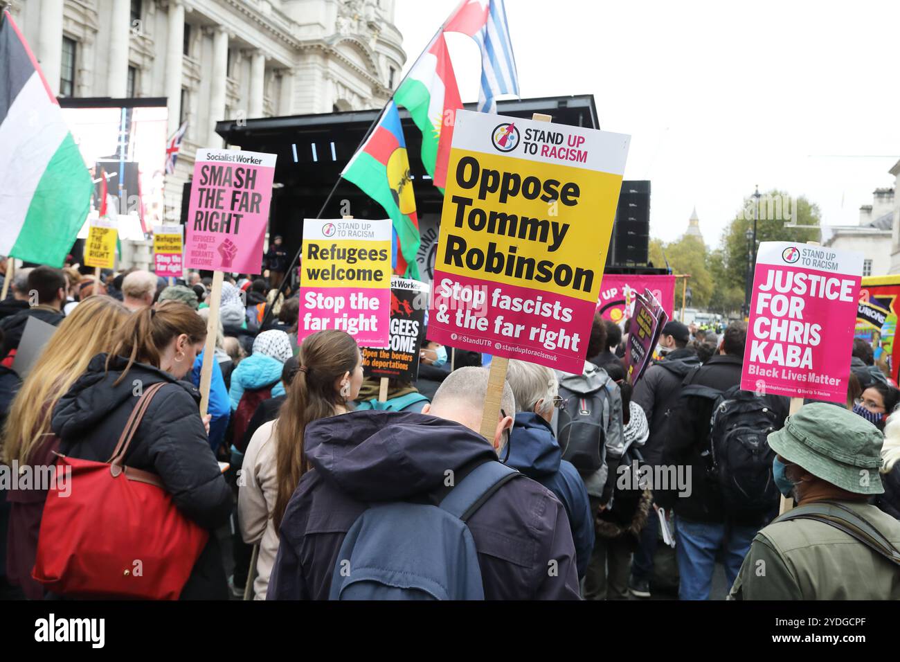 London, UK 26. Oktober 2024. Die 1000er marschierten durch die Londoner Innenstadt, um gegen den Rassismus gegen Tommy Robinson's Unite the Kingdom march und die Kundgebung in Whitehall zu protestieren. Kredit : Monica Wells/Alamy Live News Stockfoto