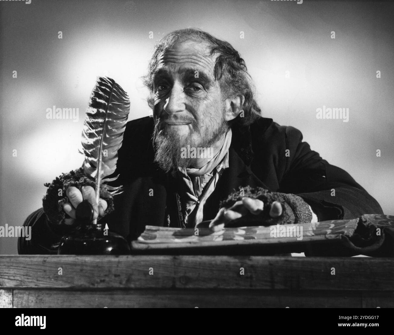 Ein Porträt von RON MOODY als Fagin in OLIVER! 1968 Regisseur CAROL REED Roman CHARLES DICKENS, Musik und Texte von LIONEL BART Drehbuch VERNON HARRIS Kostümdesign PHYLLIS DALTON Produzent JOHN WOOLF Romulus Films/Warwick Film Productions/Columbia Pictures Stockfoto