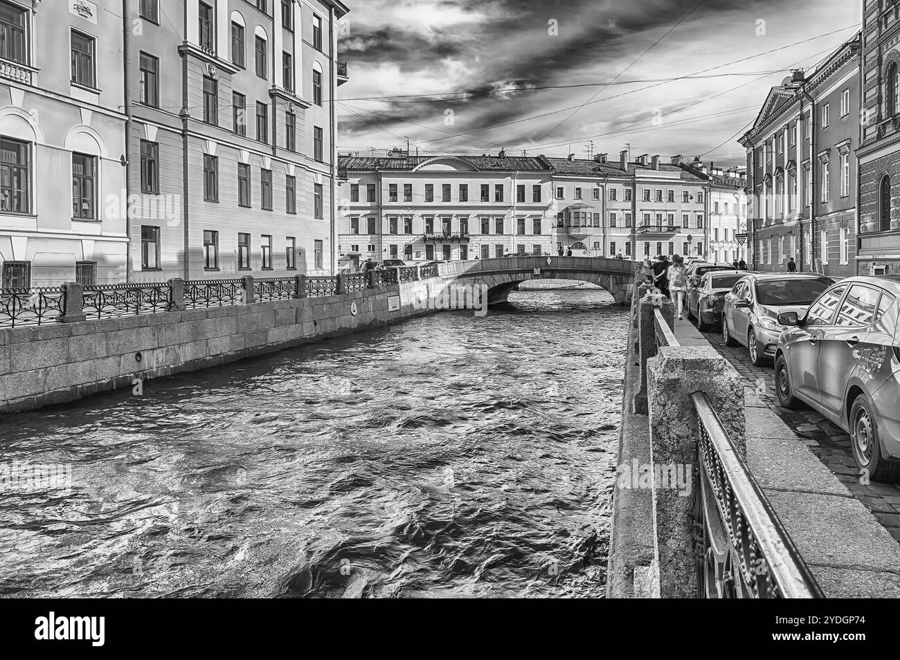 Blick auf den Winterkanal in der Nähe des Eremitage-Museums, malerisches Wahrzeichen in St. Petersburg, Russland Stockfoto