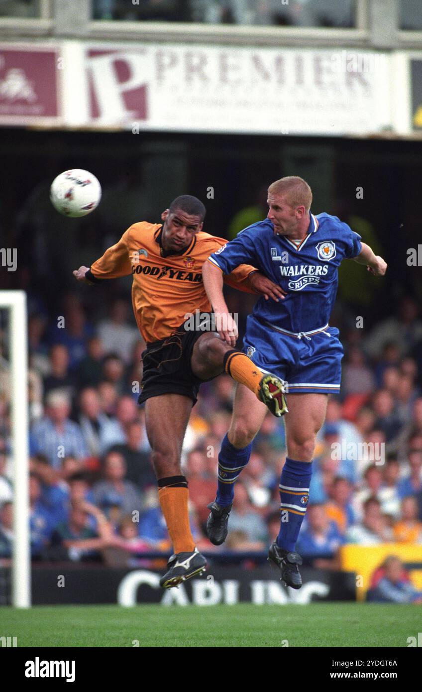 Leicester City gegen Wolverhampton Wanderers in der Filbert Street 1-0 2/9/95 Dean Richards und Iwan Roberts Stockfoto