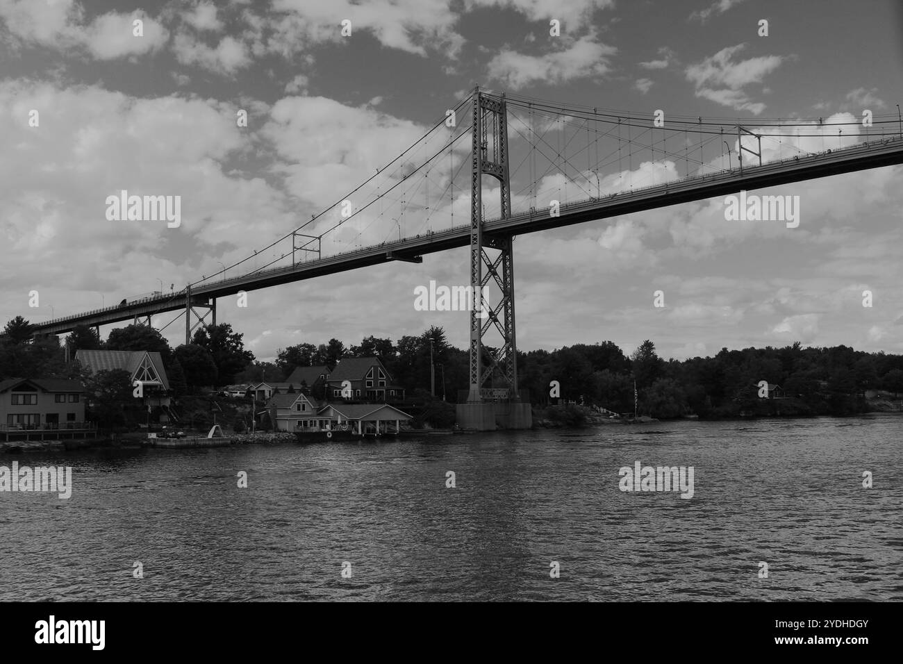 Die US-amerikanische Seite der Thousand Islands International Bridge, die die kanadische Grenze überquert und Ontario, Kanada, mit New York, USA verbindet. Stockfoto