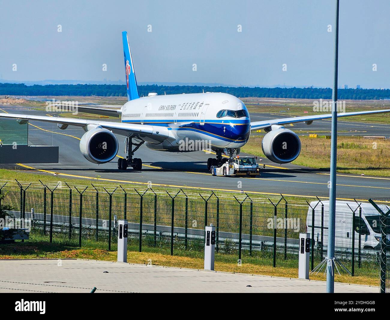 Frankfurt, Hessen, Deutschland - 13. August 2024: China Southern Airlines Airbus A350-941 B-30C0 ab Flughafen Frankfurt Stockfoto