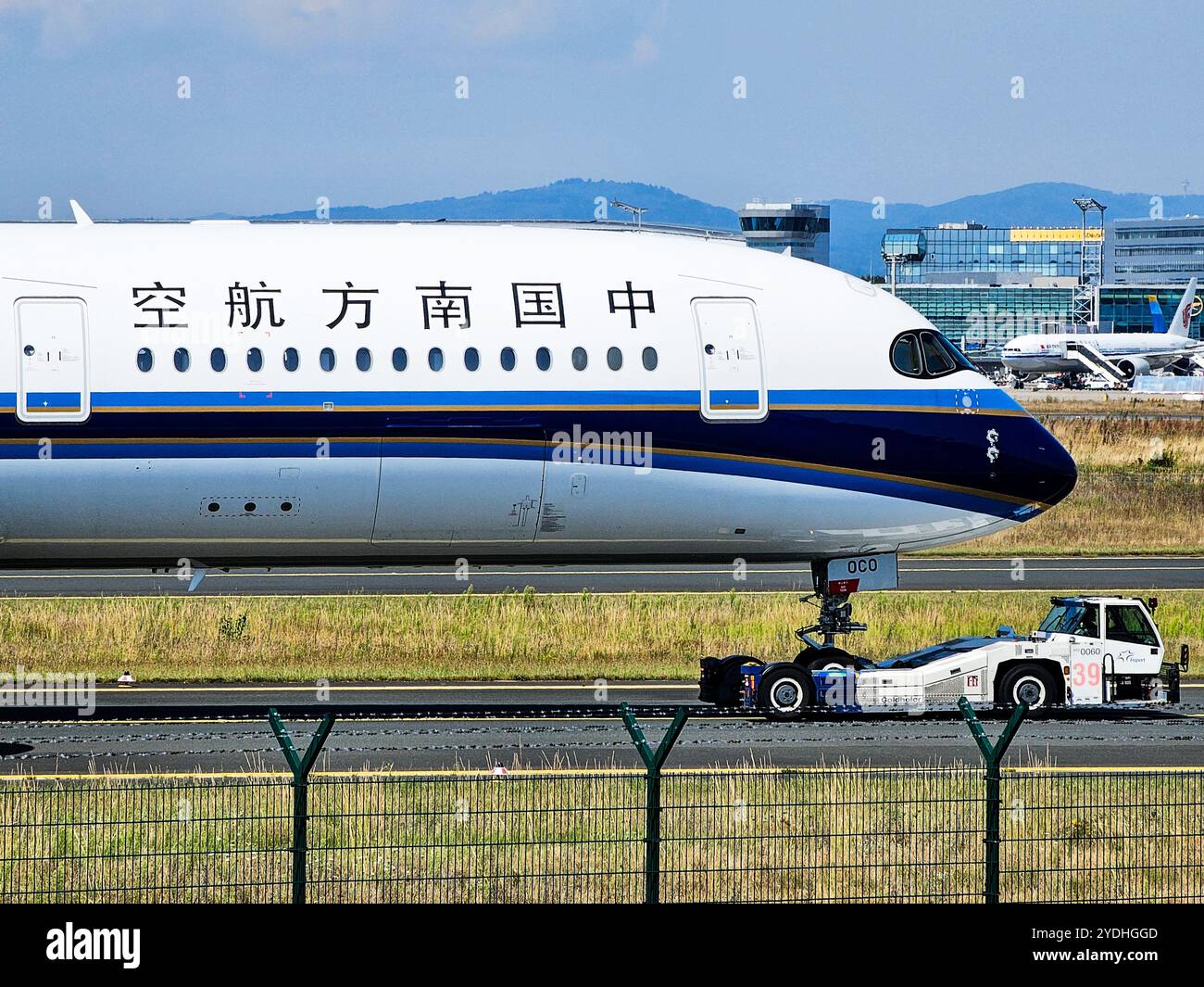 Frankfurt, Hessen, Deutschland - 13. August 2024: China Southern Airlines Airbus A350-941 B-30C0 ab Flughafen Frankfurt Stockfoto