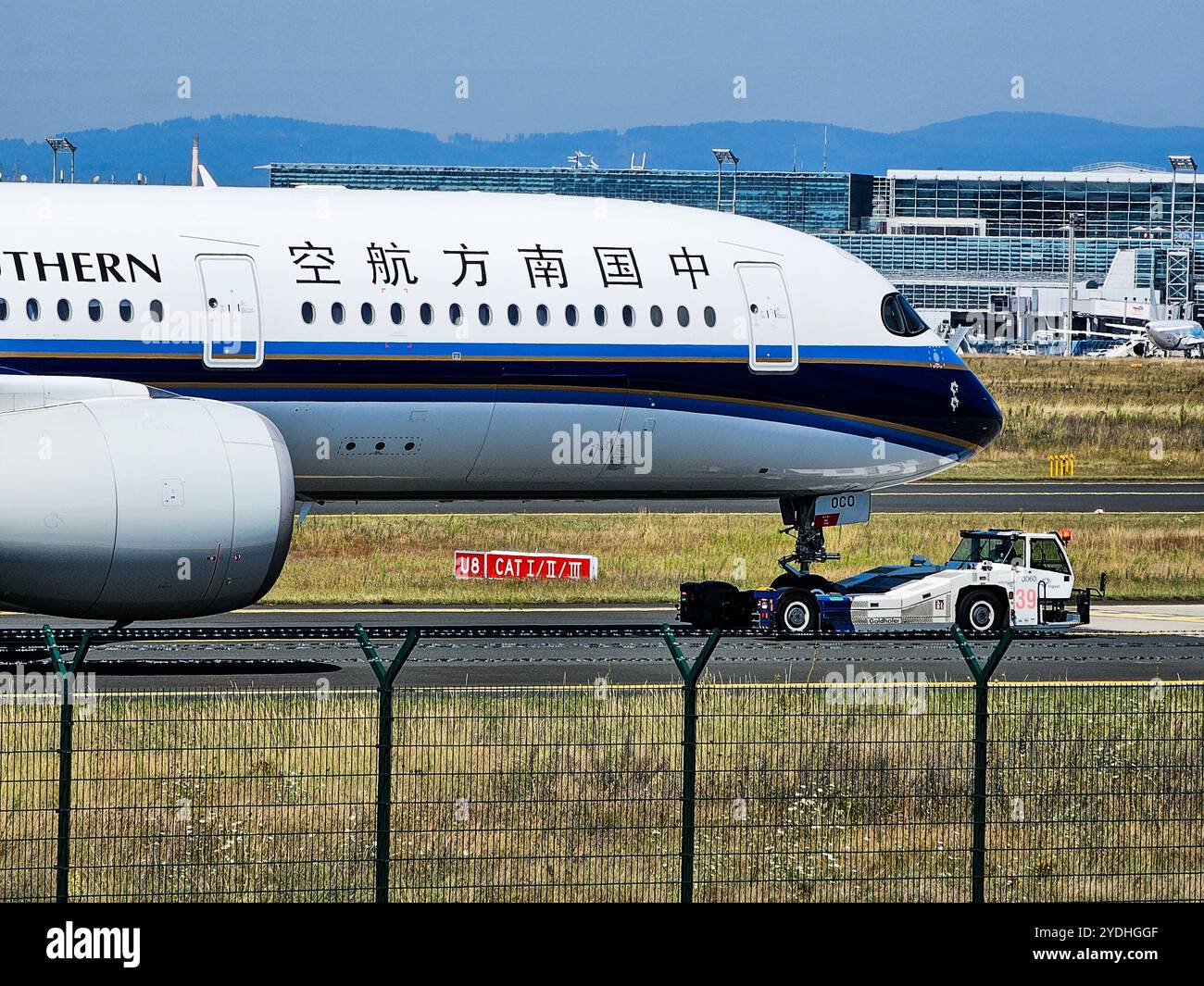 Frankfurt, Hessen, Deutschland - 13. August 2024: China Southern Airlines Airbus A350-941 B-30C0 ab Flughafen Frankfurt Stockfoto