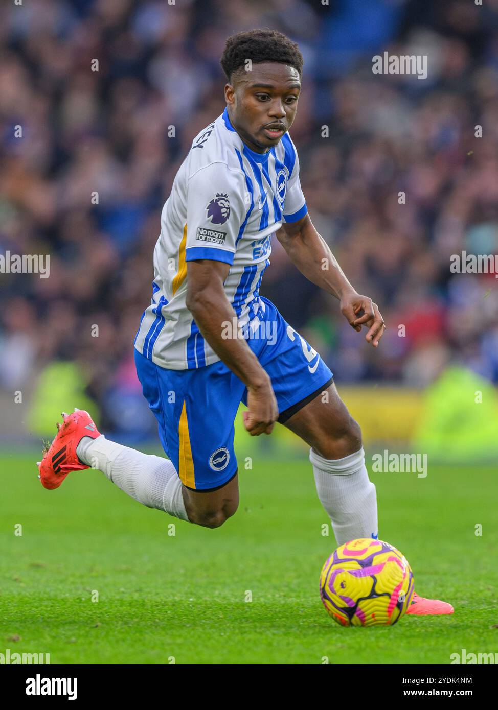 Brighton, Großbritannien. Oktober 2024. Brighton, England - 26. Oktober: Brighton & Hove Albion's Tariq Lamptey während des Premier League 2024/25-Spiels zwischen Brighton und Hove Albion gegen Wolverhampton Wanderers im Amex Stadium am 26. Oktober 2024 in Brighton, England. (David Horton/SPP) Credit: SPP Sport Press Photo. /Alamy Live News Stockfoto