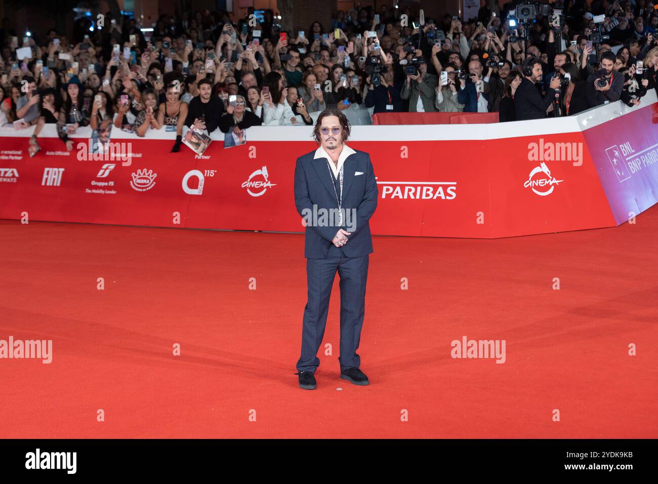 Rom, Italien. Oktober 2024. Schauspieler Johnny Depp besucht den roten Teppich von „Modì – drei Tage auf dem Flügel des Wahnsinns“ während der neunzehnten Ausgabe des Rome Film fest am 26. Oktober 2024 (Foto: Matteo Nardone/Pacific Press) Credit: Pacific Press Media Production Corp./Alamy Live News Stockfoto