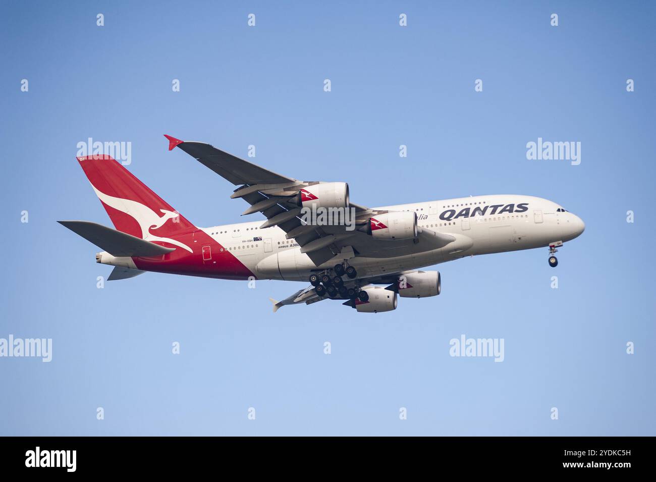 26.07.2023, Singapur, Republik Singapur, Asien, Passagierflugzeug der australischen Fluggesellschaft Qantas Airways vom Typ Airbus A380-800 mit dem Stockfoto