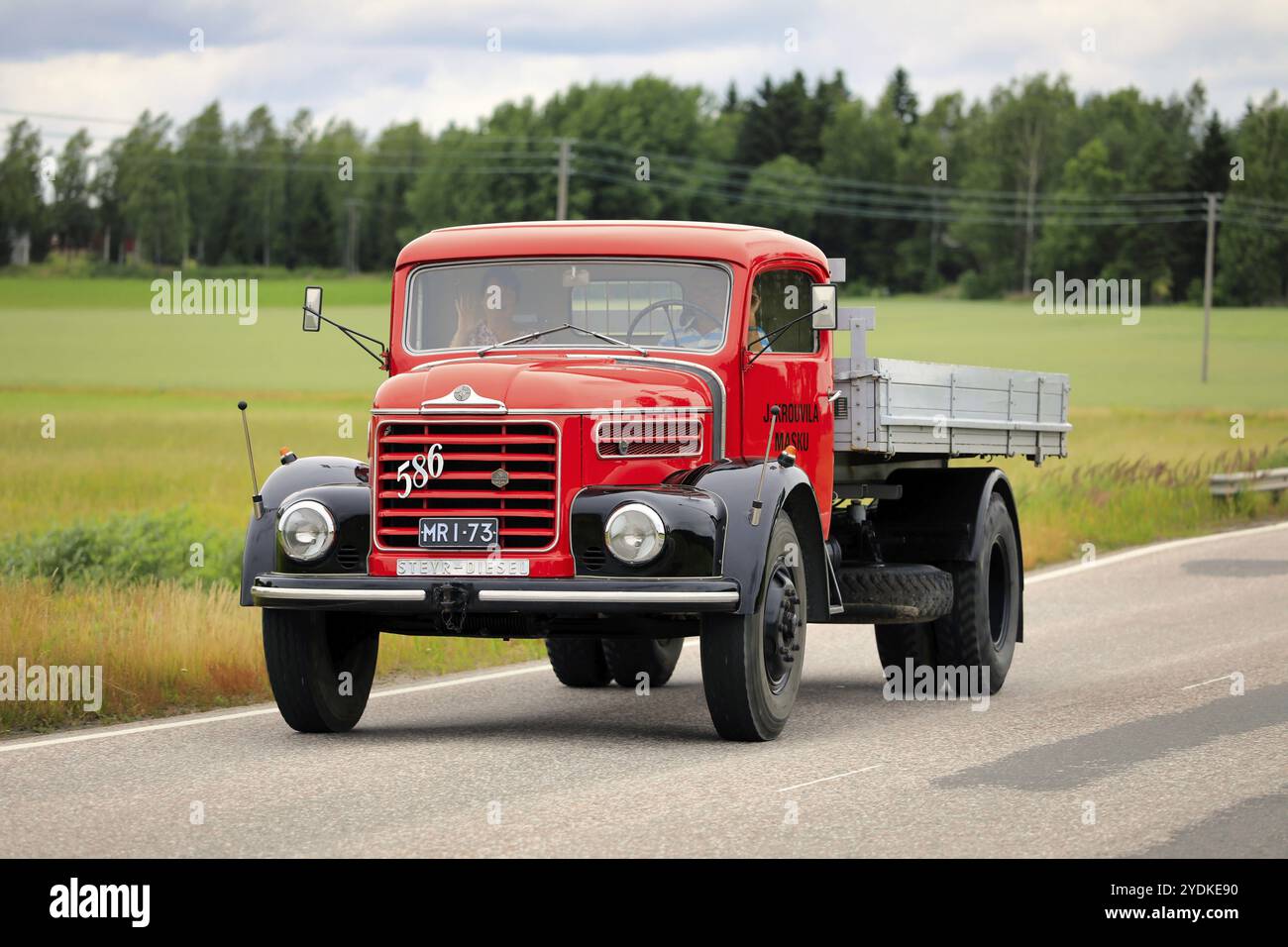 Steyr-Diesel 586 Truck Year 1960 J Krouvila auf der Oldtimer-Rallye der finnischen Vintage Truck Association. Suomusjaervi, Finnland. Juli 2020 Stockfoto