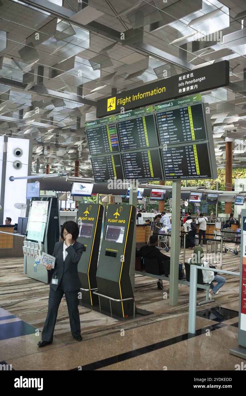 28.04.2019, Singapur, Republik Singapur, Asien, Blick auf die Abflughalle mit dem Check-in-Bereich in Terminal 3 am Flughafen Changi, Asien Stockfoto