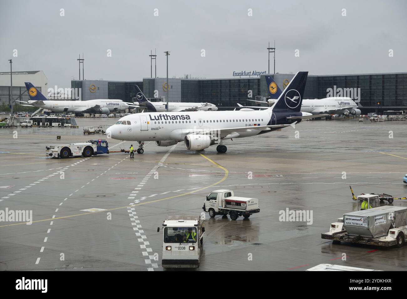 04.08.2023, Frankfurt, Hessen, Deutschland, Europa, ein Passagierflugzeug des Lufthansa Airbus A319-100 mit der Registrierung D-AILI bei Pushback in Frankfur Stockfoto