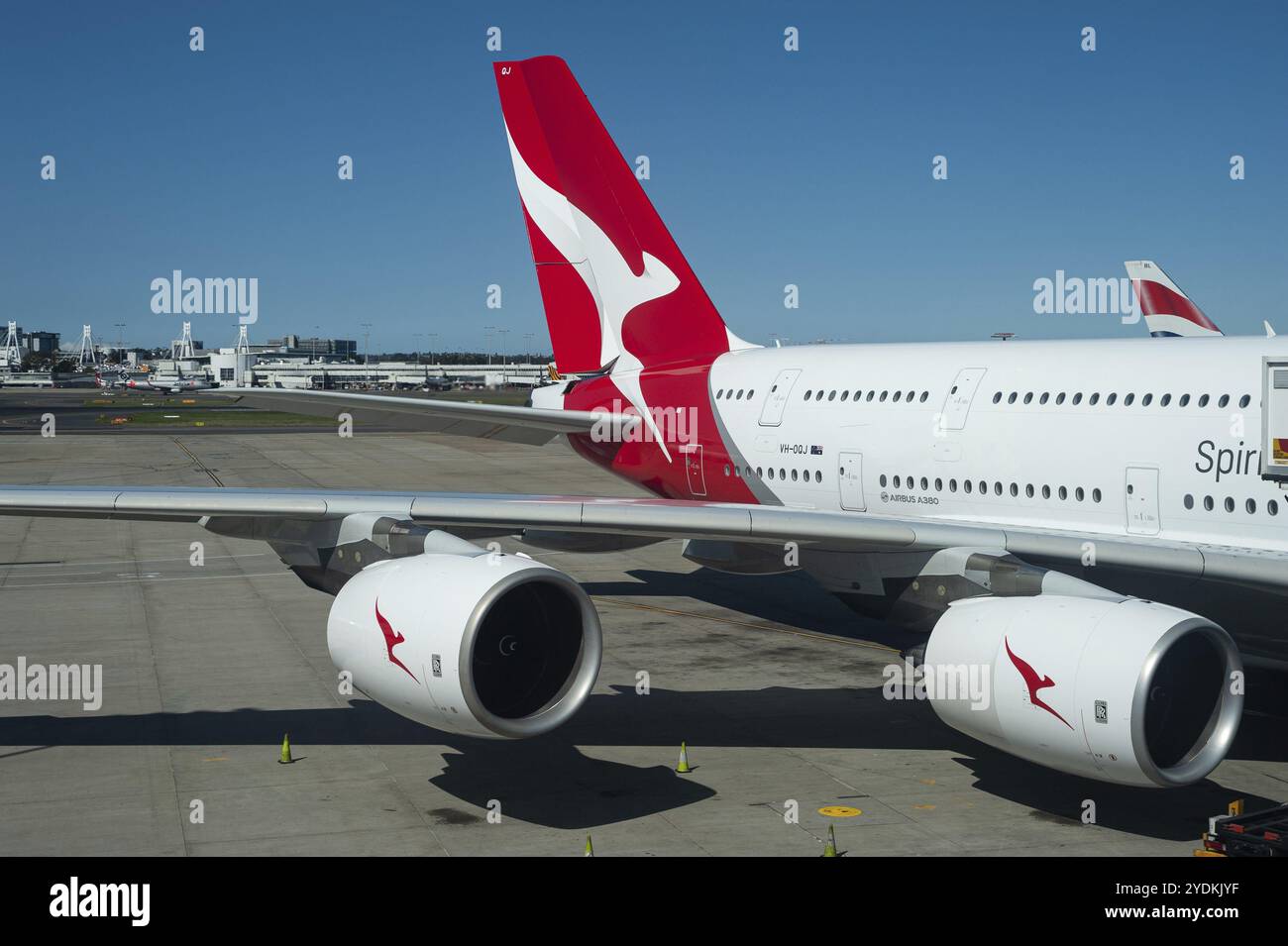 28.09.2019, Sydney, New South Wales, Australien, Ein Passagierflugzeug des Qantas Airbus A380-800 parkt am Flugsteig des Kingsford Smith International Airport Stockfoto