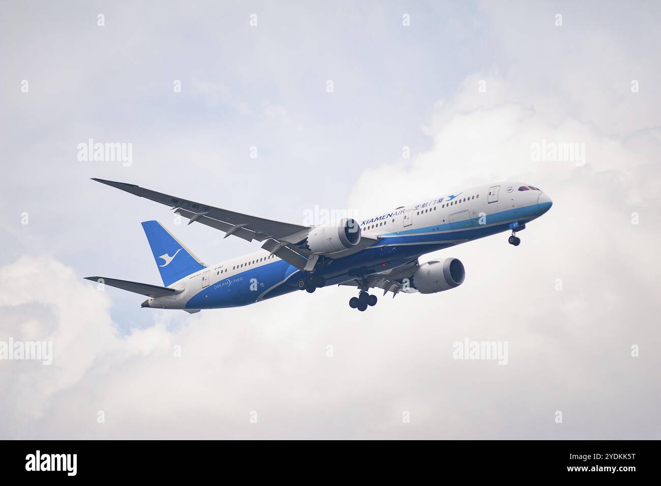 26.07.2023, Singapur, Republik Singapur, Asien, Passagierflugzeug der chinesischen Fluggesellschaft Xiamen Air vom Typ Boeing 787-9 Dreamliner mit Th Stockfoto