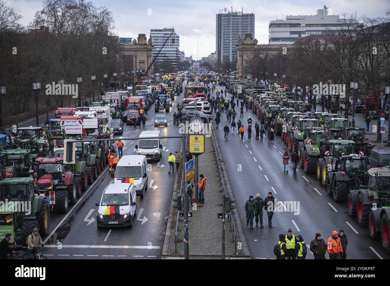 15.01.2024, Berlin, Deutschland, Europa, mehrere tausend Landwirte, Handwerker, Spediteure und Transportarbeiter nehmen an der Freien Farm Teil Stockfoto