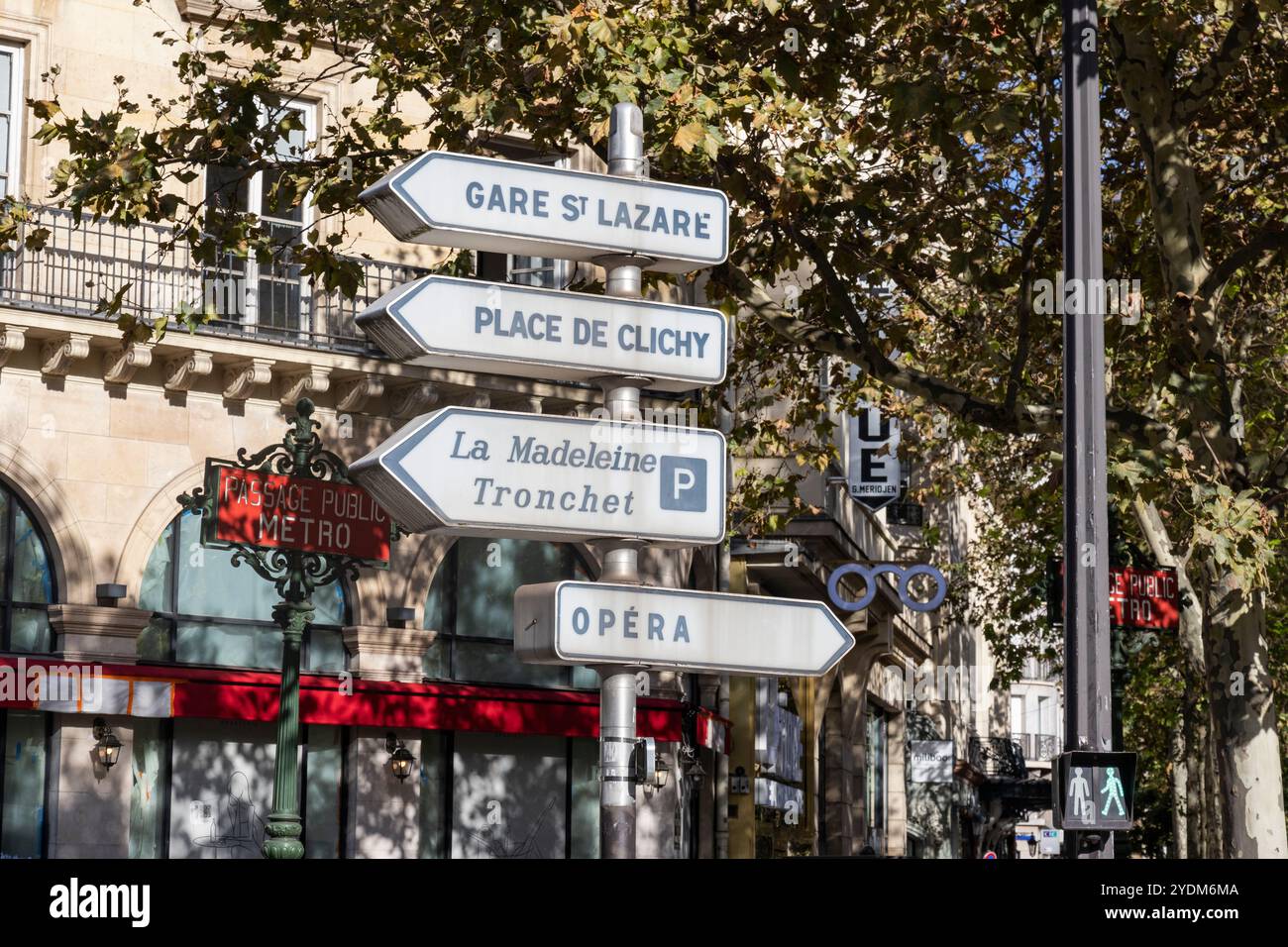 Blick auf die Straße in Paris, Frankreich Stockfoto