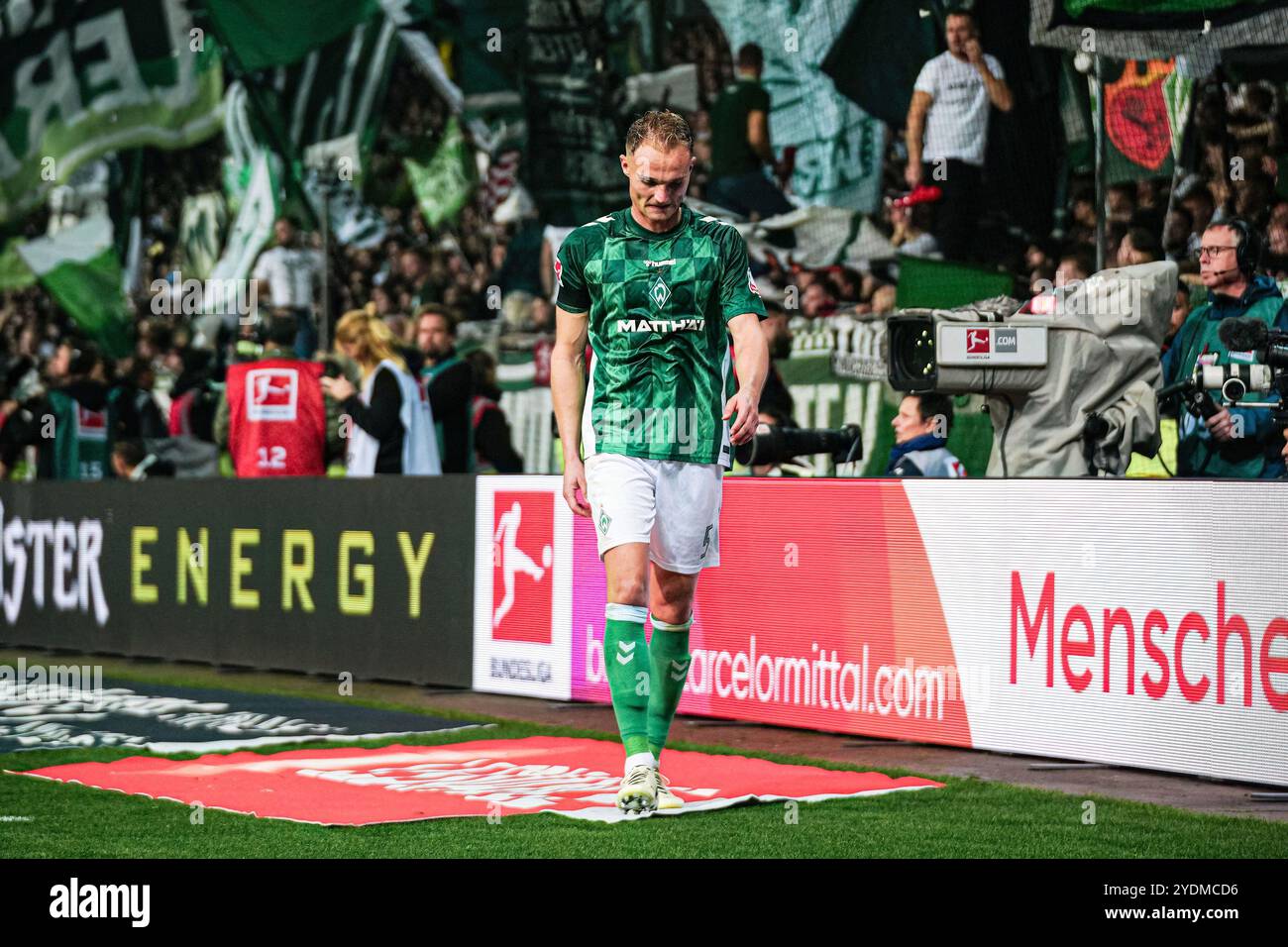 Amos Pieper (SV Werder Bremen, #05) DE, SV Werder Bremen vs. Bayer 04 Leverkusen, Fussball, Bundesliga, Spieltag 8, Spielzeit 2024/25, 26.10.2024 DFL-VORSCHRIFTEN VERBIETEN DIE VERWENDUNG VON FOTOGRAFIEN ALS BILDSEQUENZEN UND/ODER QUASI-VIDEO Foto: Eibner-Pressefoto/Marcel von Fehrn Stockfoto