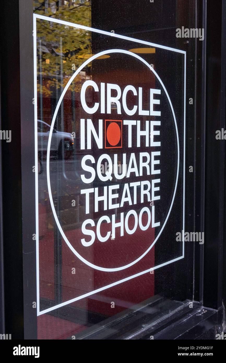 Circle in the Square ist eine Theaterkompanie in einem Untergeschoss im Paramount Plaza-Gebäude im Theaterviertel, 2024, NYC, USA Stockfoto