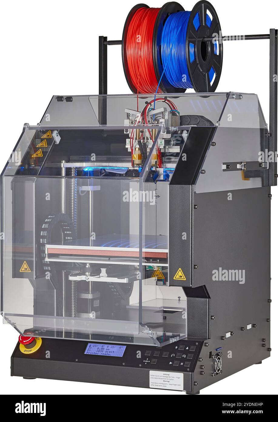 Schwarzer 3D-Drucker isoliert auf weißem Hintergrund bereit für Druckauftrag Stockfoto