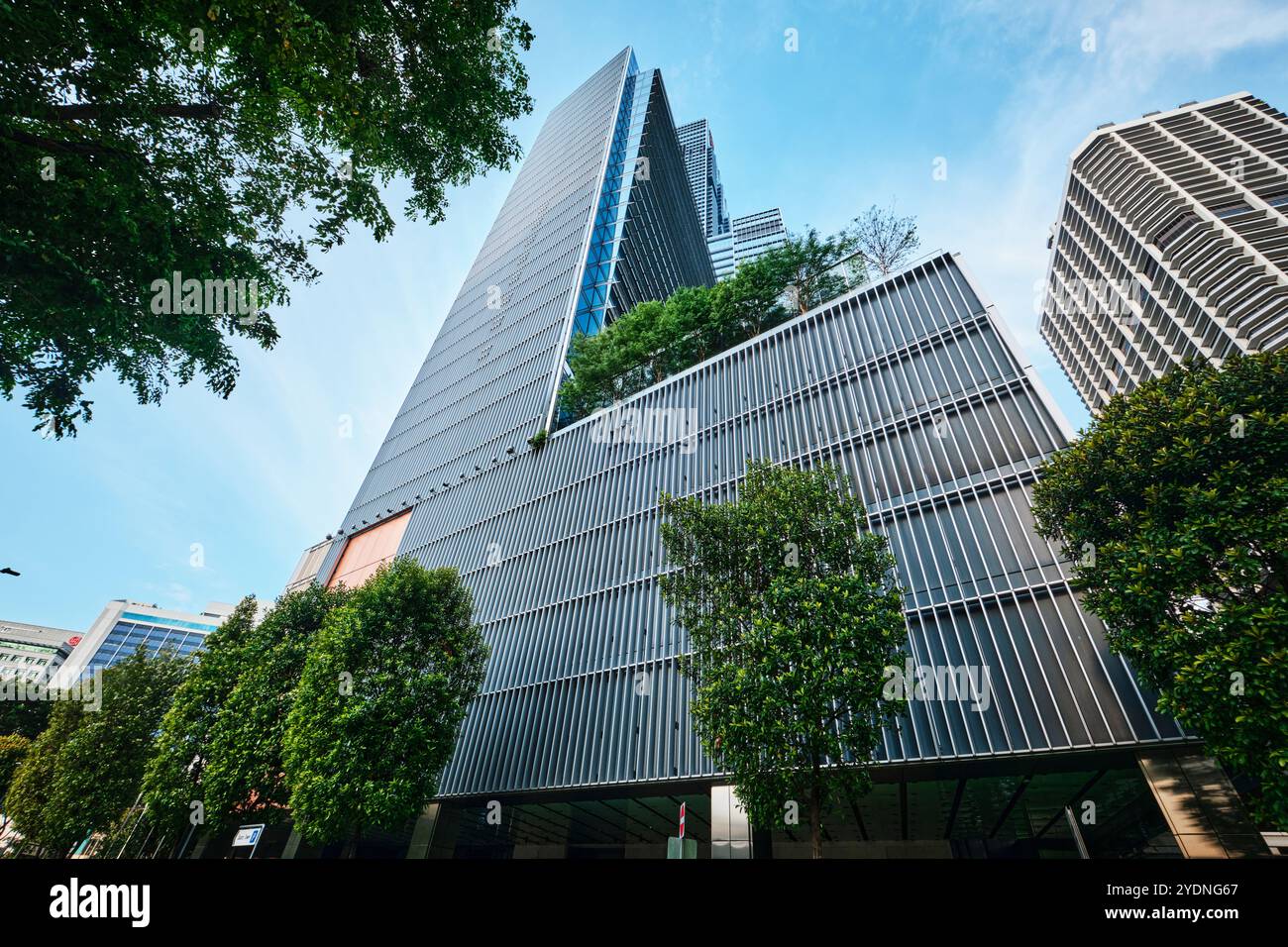 Singapur - 18. August 2024: Außenansicht des Guoco Tower, einer gemischten Nutzung in Tanjong Pagar. Das höchste Gebäude in Singapur Stockfoto