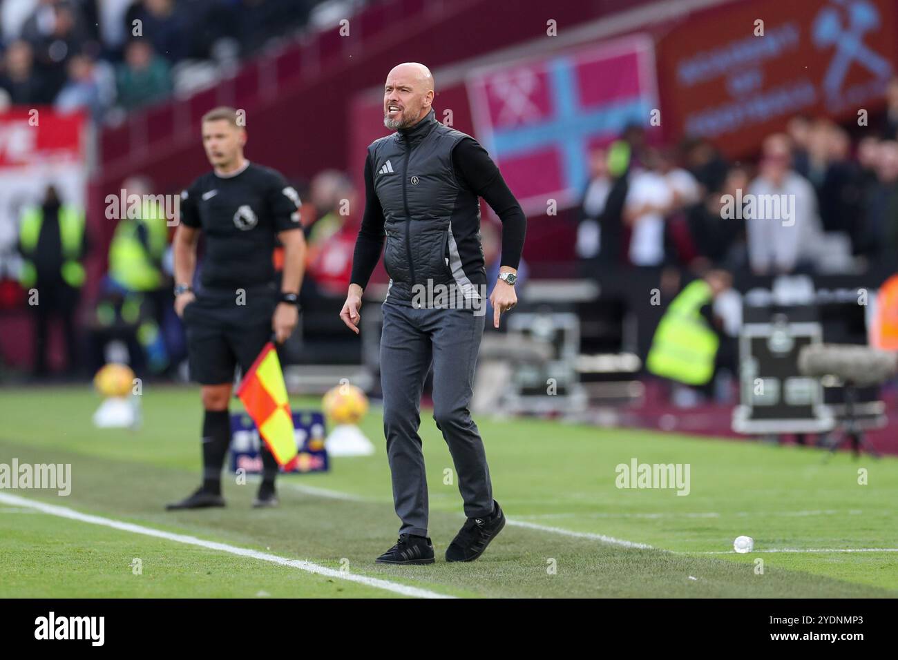 Manchester United Manager Erik Ten Hag frustrierte wütende Reaktionen während des Spiels West Ham United FC gegen Manchester United FC English Premier League im London Stadium, London, England, Großbritannien am 27. Oktober 2024 Credit: Every Second Media/Alamy Live News Stockfoto