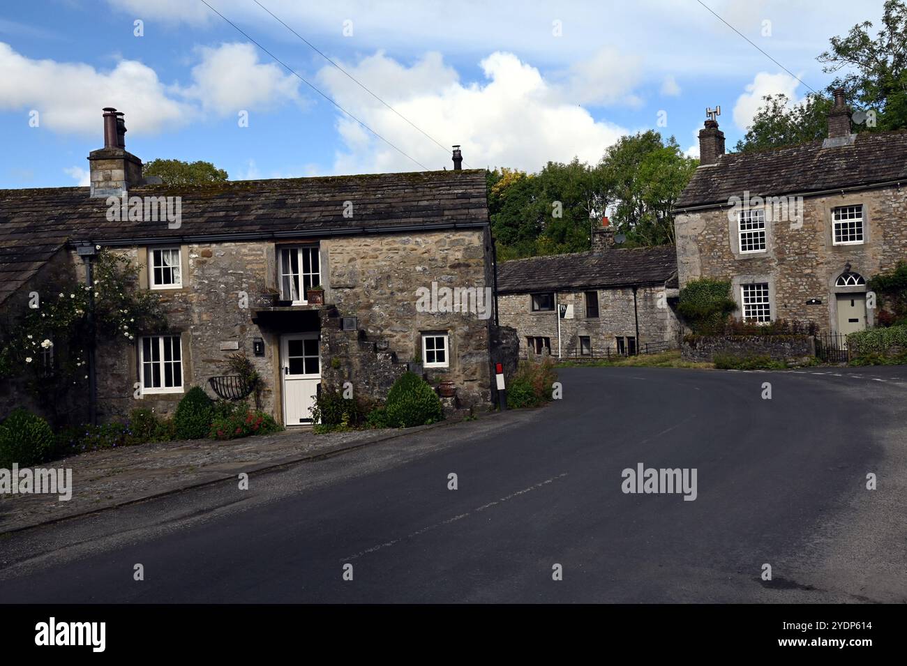 Das Dorf Starbotton in den Yorkshire Dales. Es ist ein beliebtes Reiseziel für Touristen. Einige der Häuser sind Zweitwohnungen oder Ferienhäuser. Stockfoto