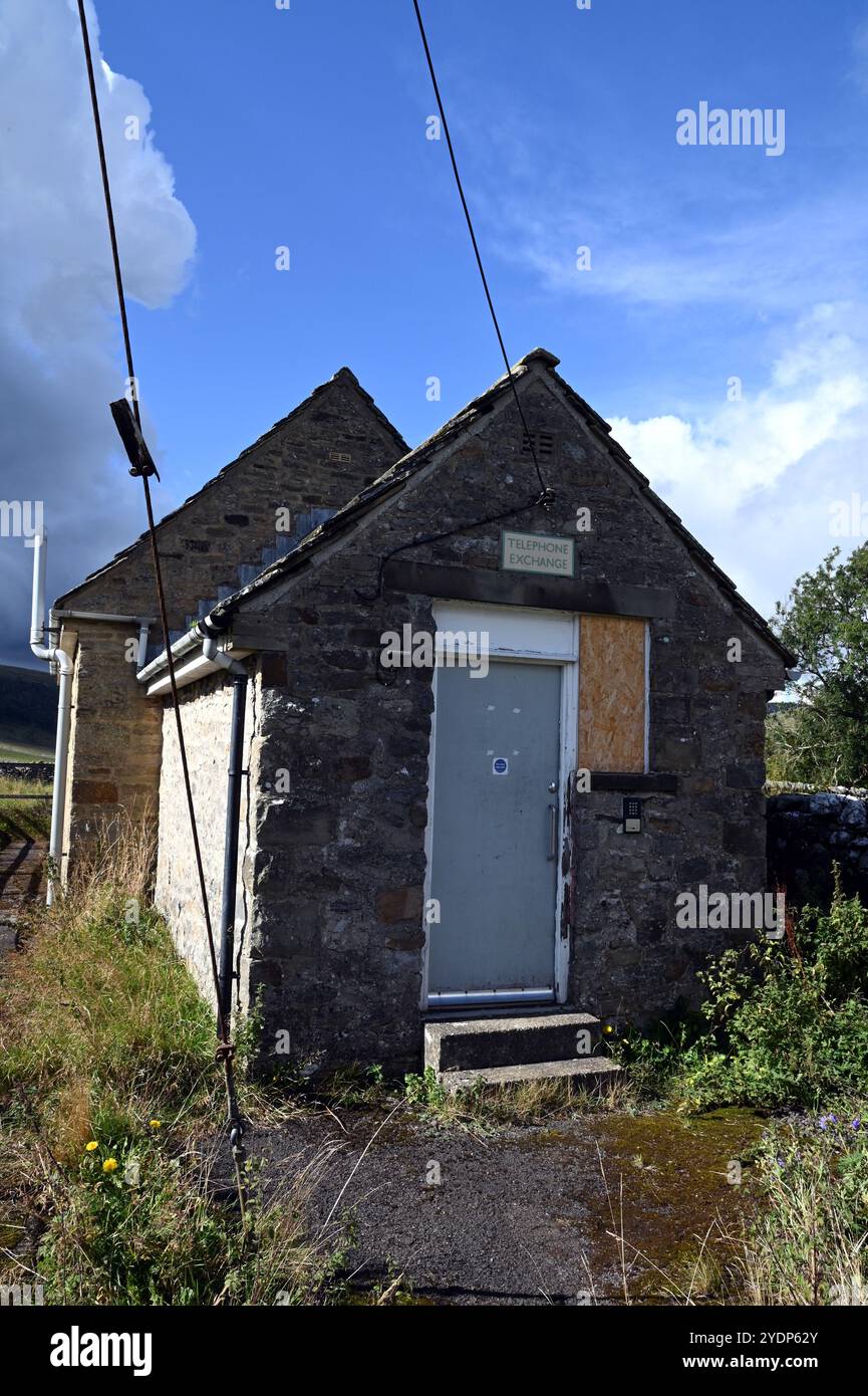 Die Telefonzentrale in Arncliffe, einem kleinen Dorf in den Yorkshire Dales. Es ist eine von 10 solchen kleinen Telefonzentralen im Skipton Telefonbereich. Stockfoto
