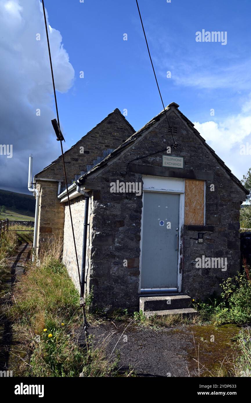 Die Telefonzentrale in Arncliffe, einem kleinen Dorf in den Yorkshire Dales. Es ist eine von 10 solchen kleinen Telefonzentralen im Skipton Telefonbereich. Stockfoto