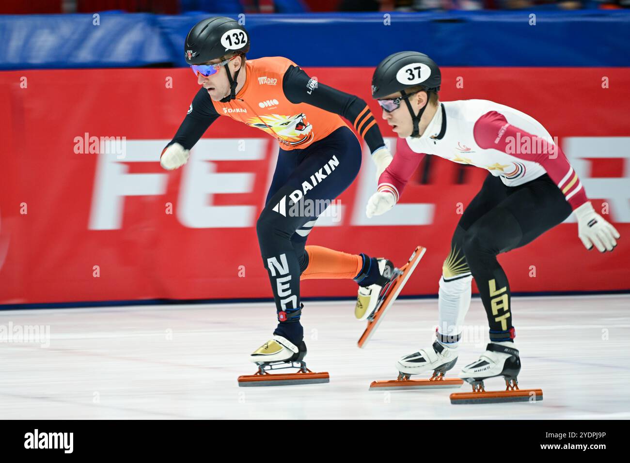 Montreal, Kanada. Oktober 2024. MONTREAL, KANADA - 26. OKTOBER: Sven Roes aus den Niederlanden, Reinis Berzins, konkurrierte am 26. Oktober 2024 in Montreal, Kanada bei der ISU World Tour 1 in der Arena Maurice-Richard. (Foto von David Kirouac/Orange Pictures) Credit: Orange Pics BV/Alamy Live News Stockfoto