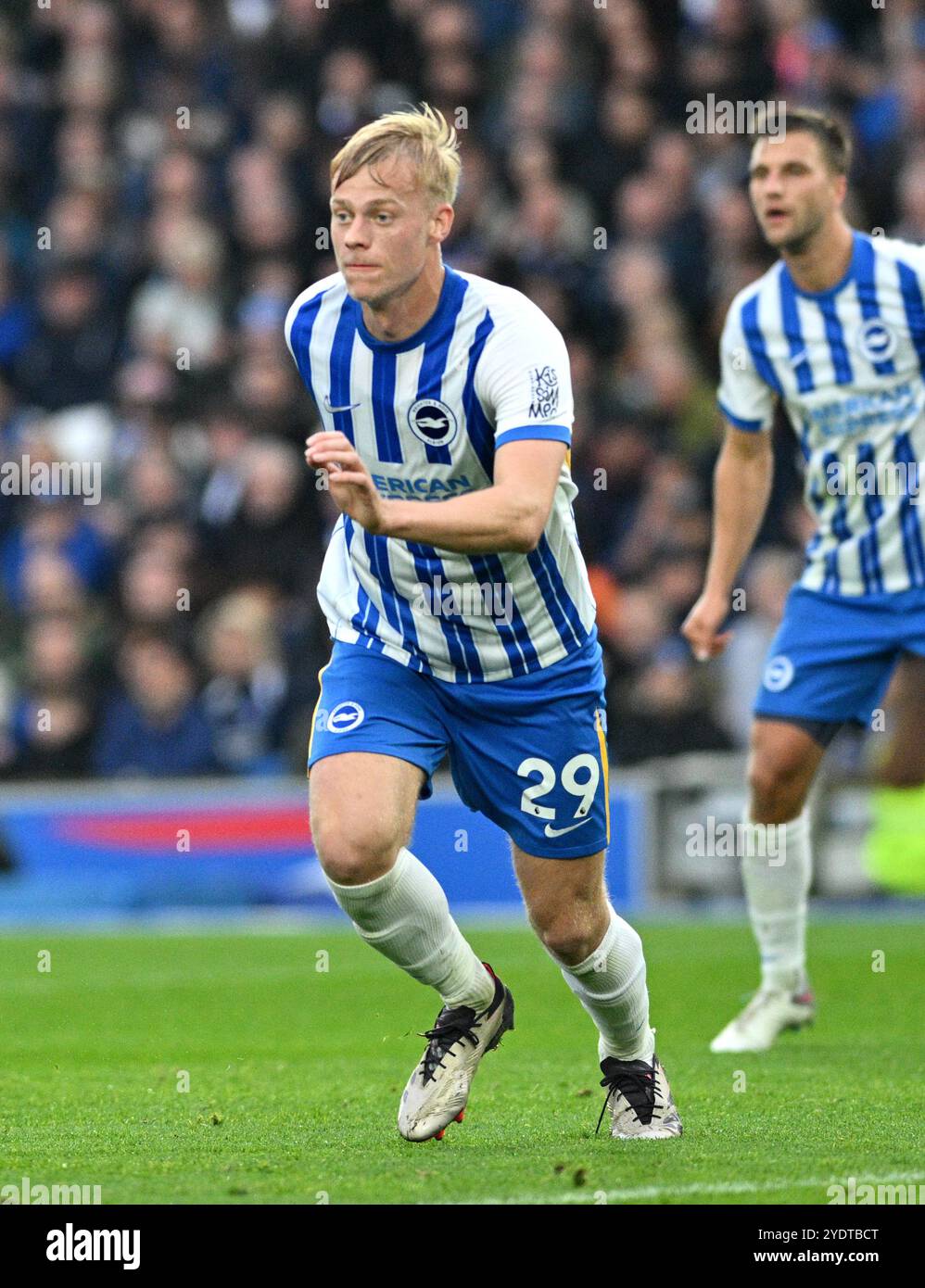 Jan Paul van Hecke aus Brighton während des Premier League-Spiels zwischen Brighton und Hove Albion und Wolverhampton Wanderers im American Express Stadium, Brighton, UK - 26. Oktober 2024. Foto Simon Dack / Teleobjektive. Nur redaktionelle Verwendung. Kein Merchandising. Für Football Images gelten Einschränkungen für FA und Premier League, inc. Keine Internet-/Mobilnutzung ohne FAPL-Lizenz. Weitere Informationen erhalten Sie bei Football Dataco Stockfoto