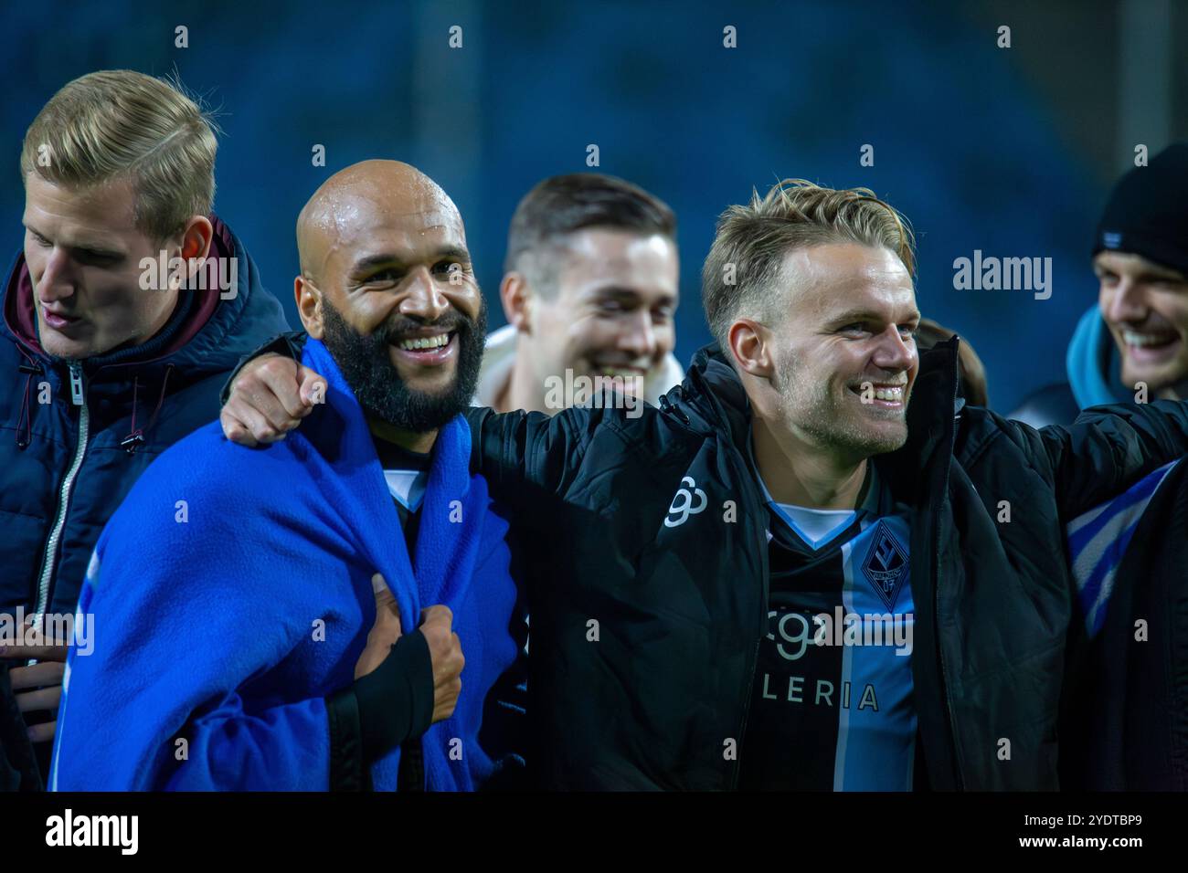 Fußball 3. Liga, Saison 2024/25, 12. Spieltag: Waldhof Mannheim gegen SV Wehen-Wiesbaden. Bild: Die beiden Torschützen Terrence Boyd und Nicklas Shipn Stockfoto