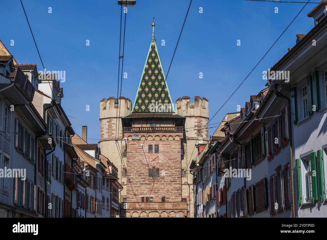 Stadt Basel in der Schweiz, Spalentor - Tor von Spalen in der Altstadt, Wahrzeichen aus dem Jahr 1400. Stockfoto