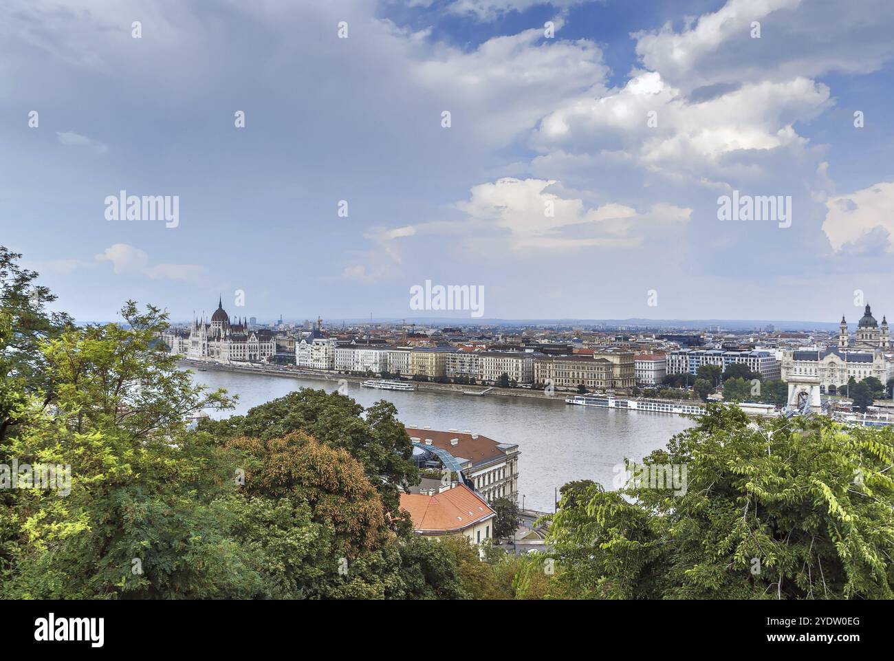 Blick auf das Stadtzentrum von Budapest von den Budaer Hügeln, Ungarn, Europa Stockfoto